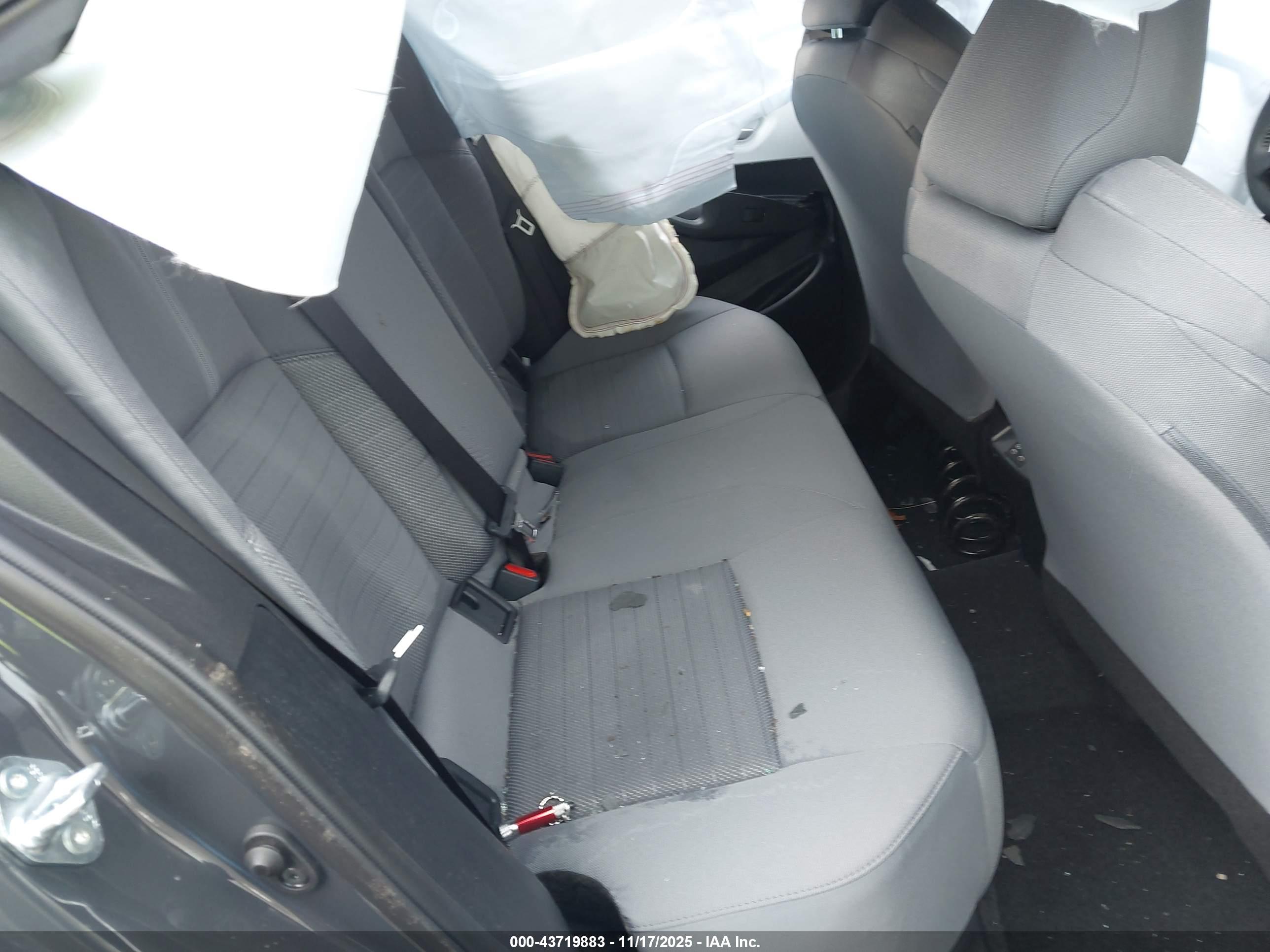 TOYOTA COROLLA image 8