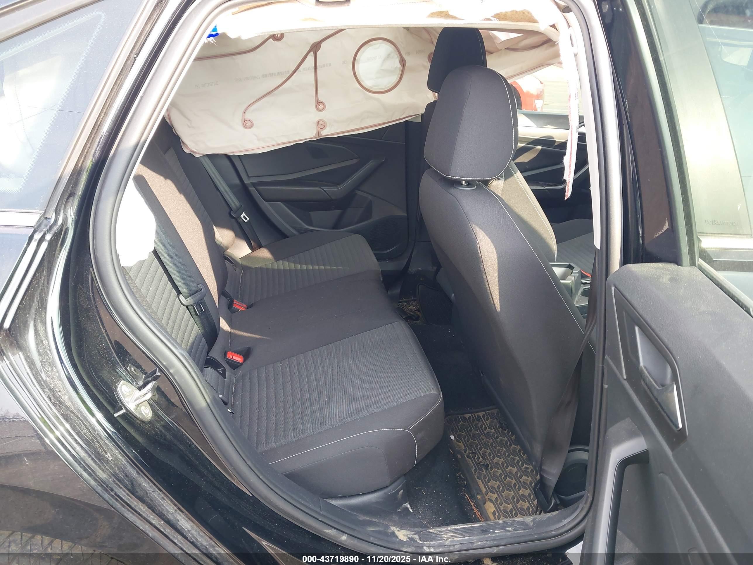 VOLKSWAGEN JETTA image 8