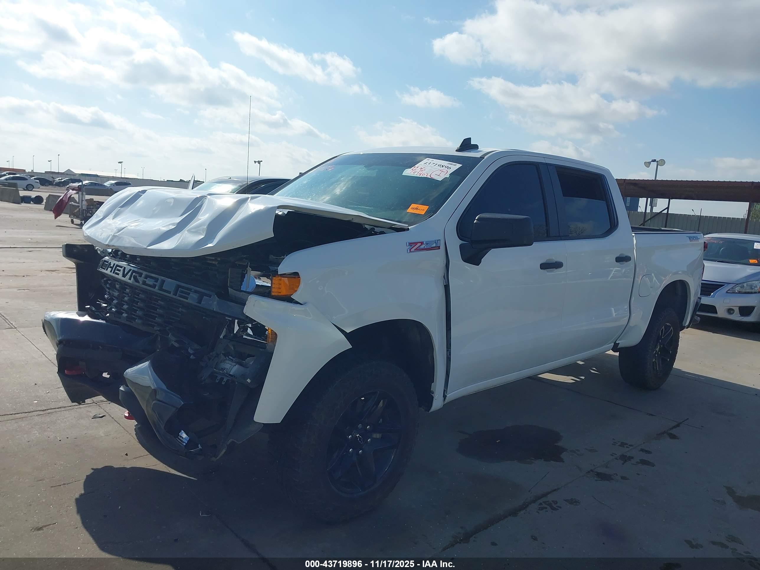 CHEVROLET SILVERADO image 2