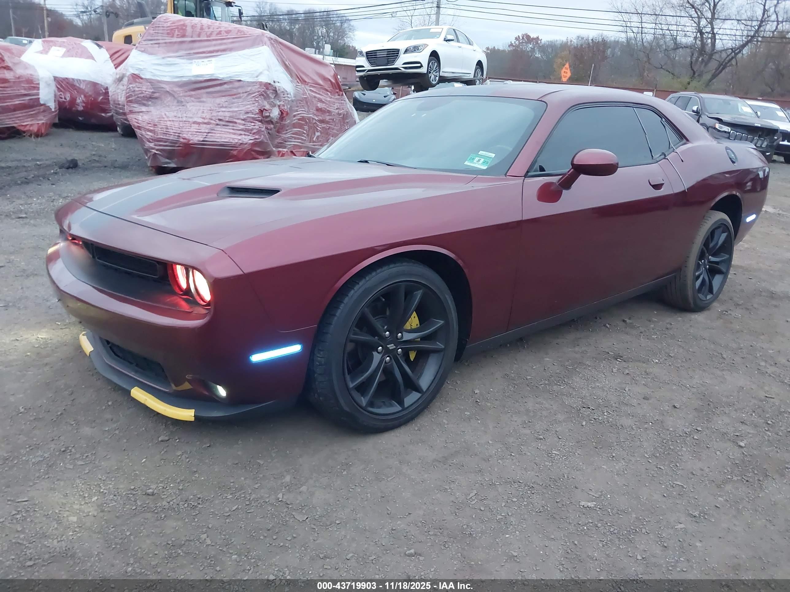DODGE CHALLENGER image 2