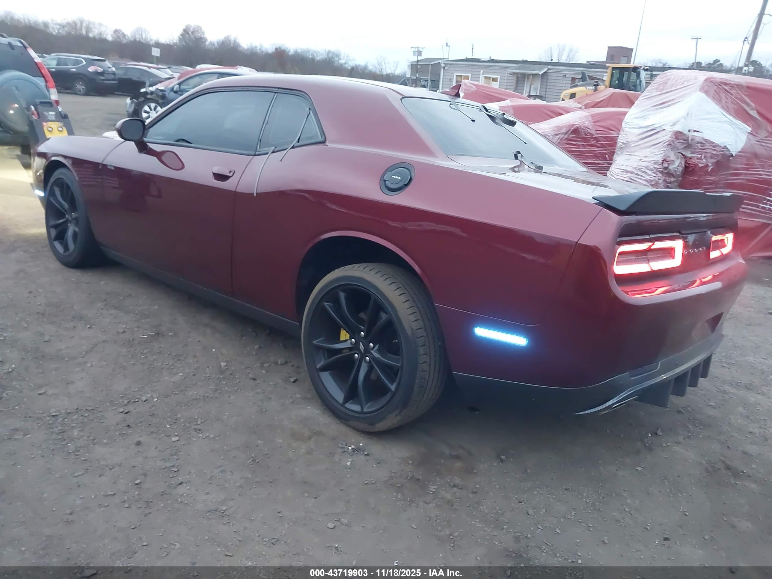 DODGE CHALLENGER image 3