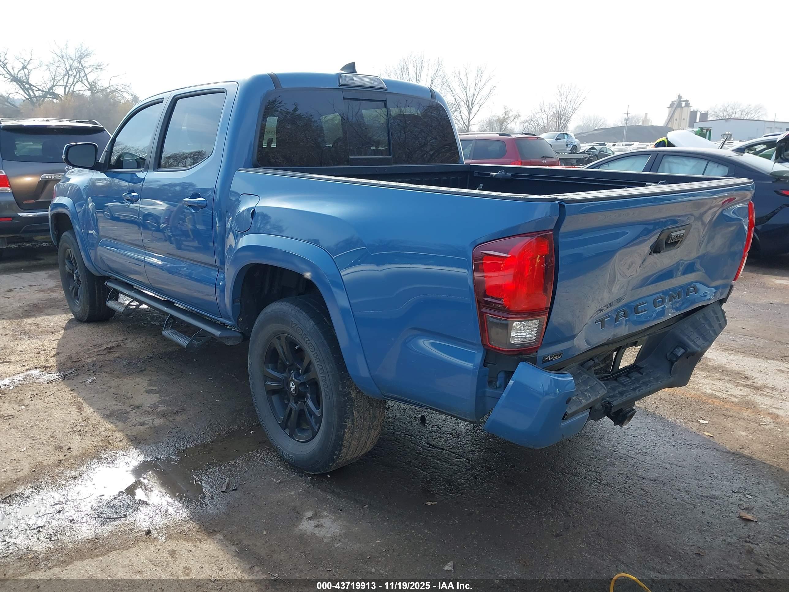 TOYOTA TACOMA image 3