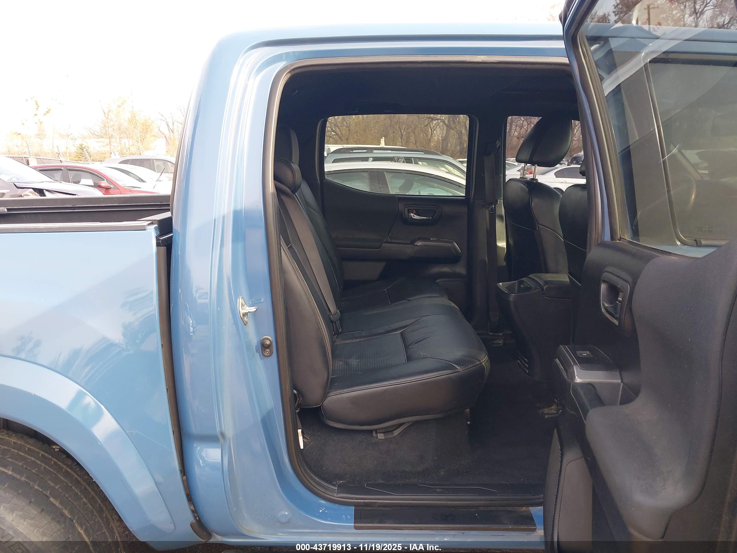 TOYOTA TACOMA image 8
