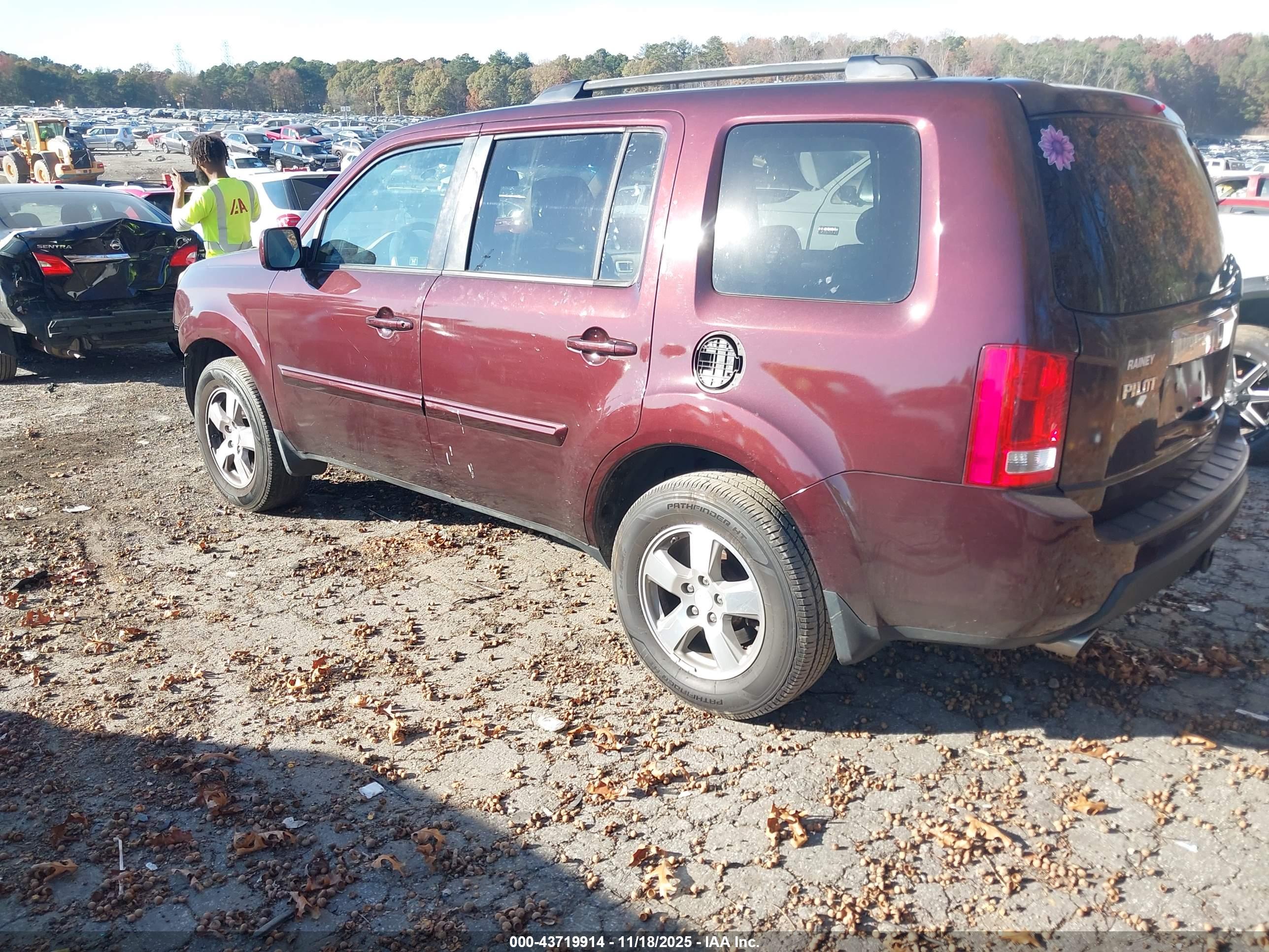HONDA PILOT image 3