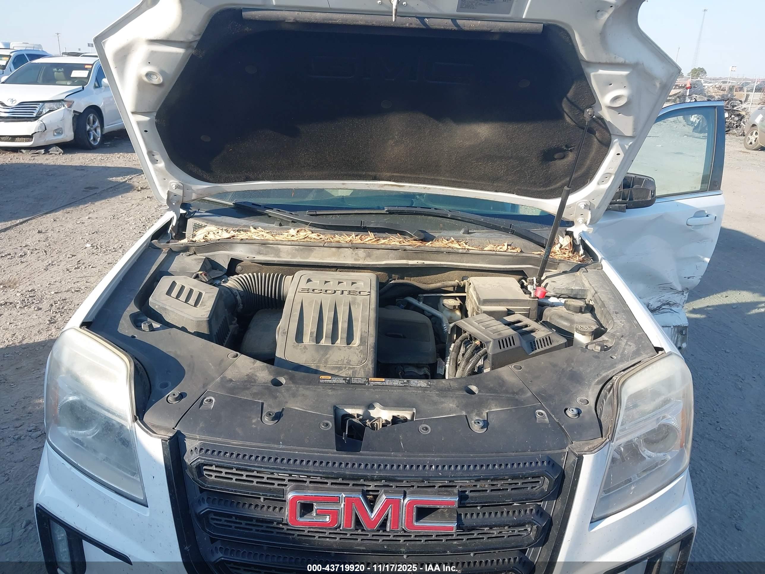 GMC TERRAIN image 10