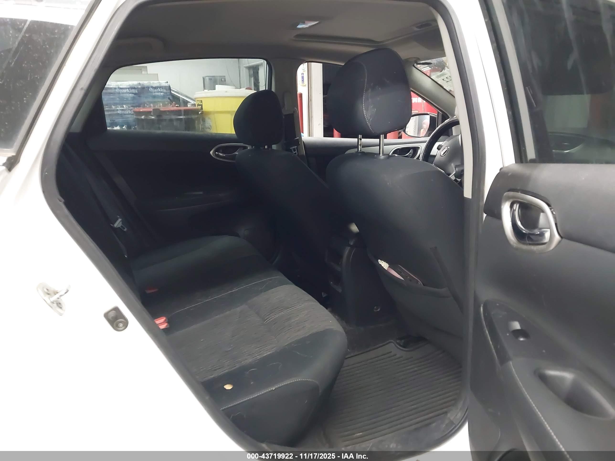 NISSAN SENTRA image 8