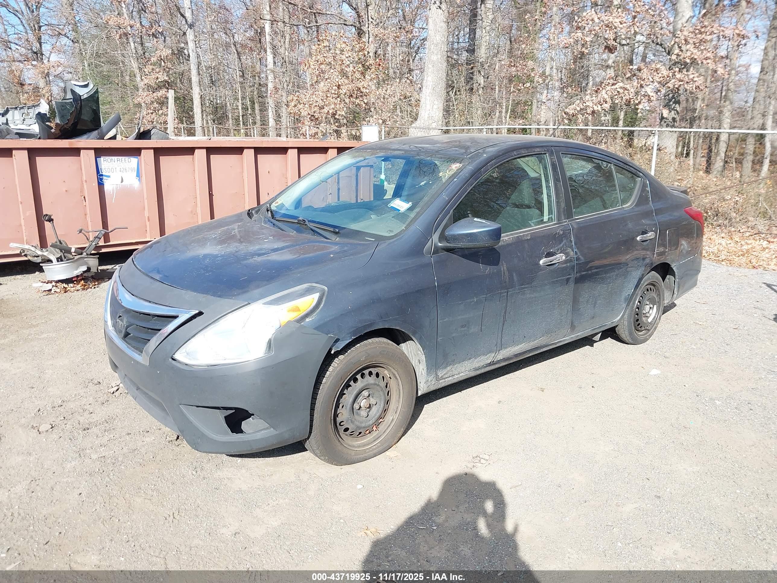 NISSAN VERSA image 2
