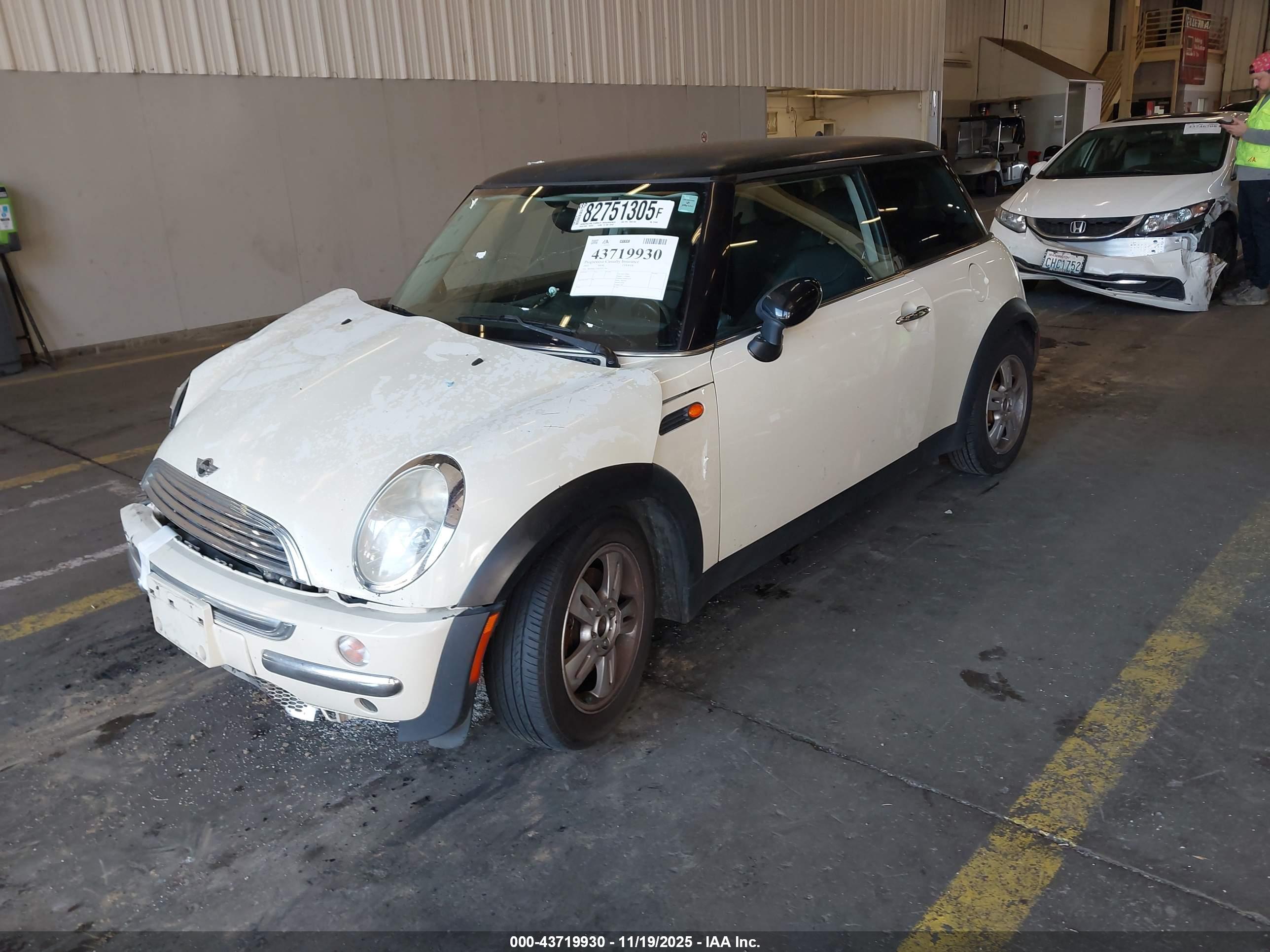 MINI COOPER image 2
