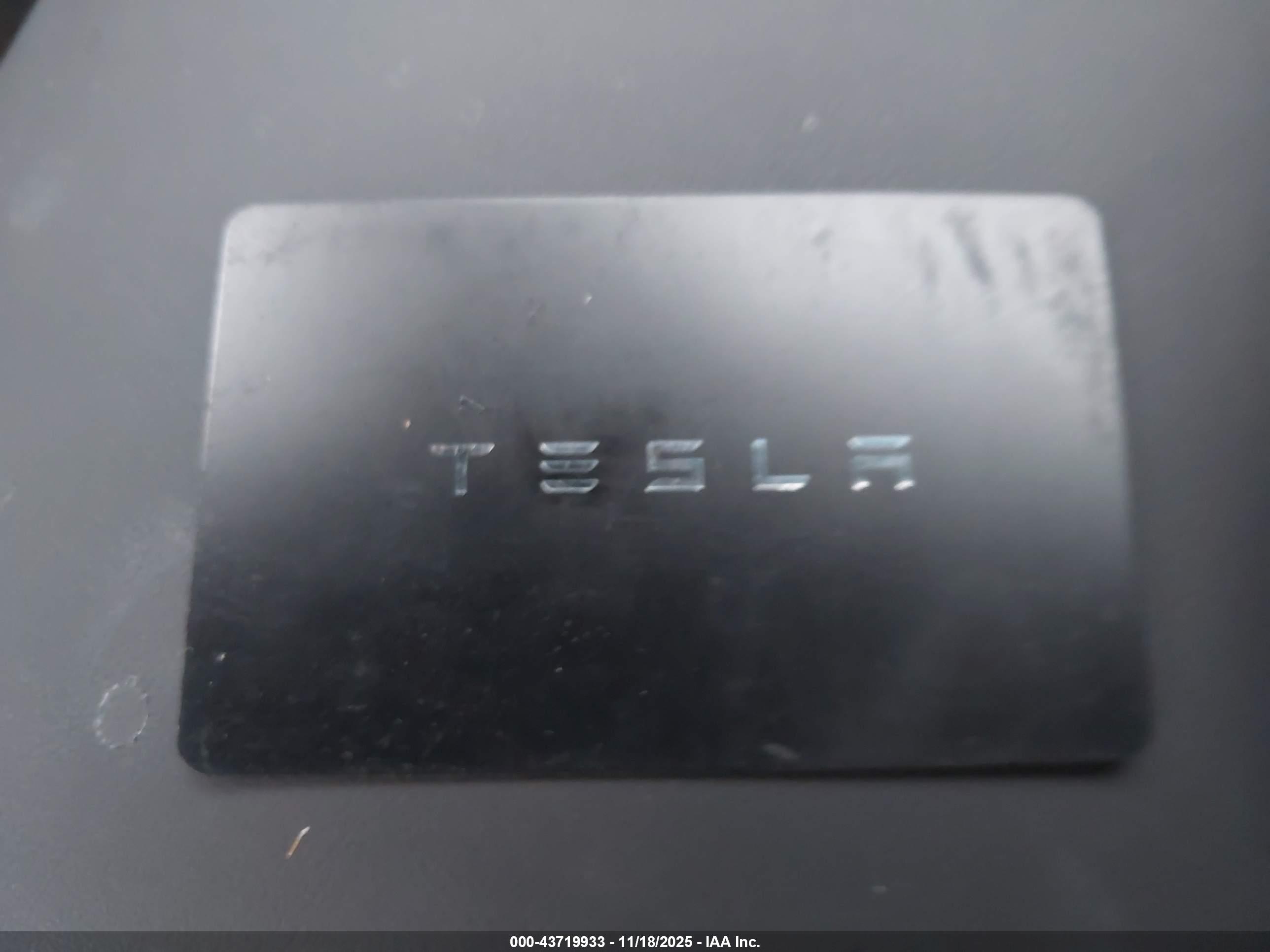 TESLA MODEL image 11