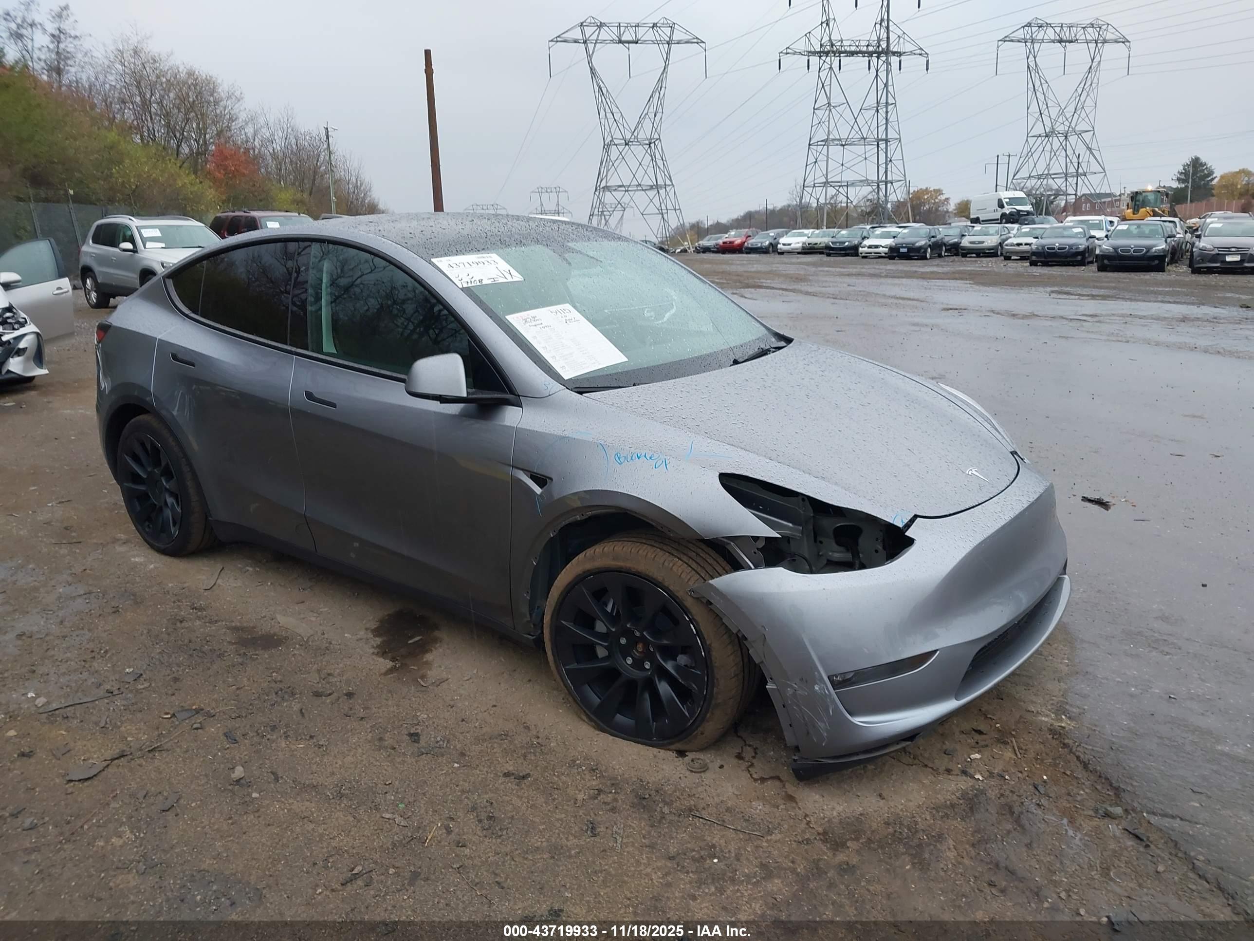 TESLA MODEL image 6