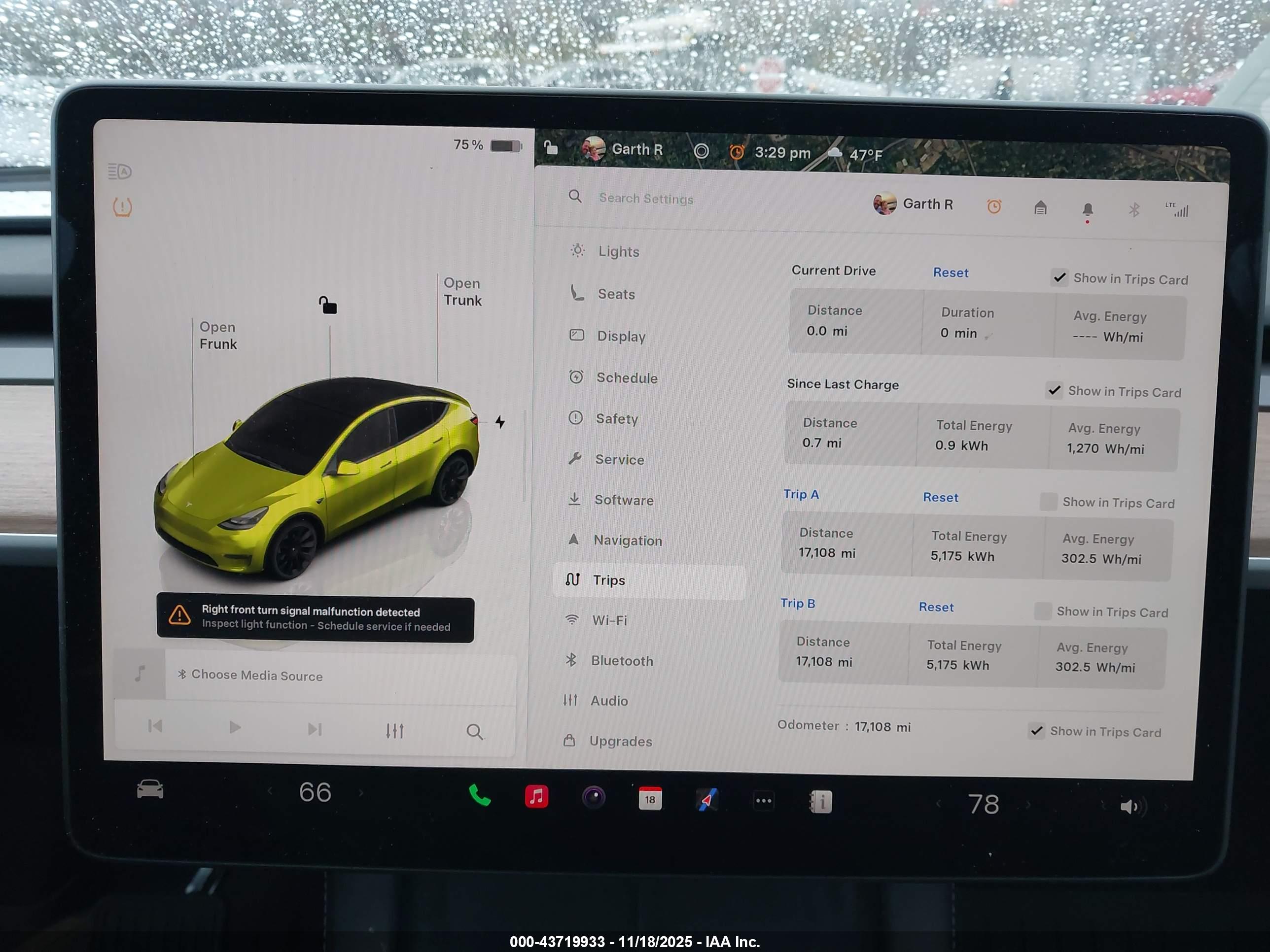TESLA MODEL image 7
