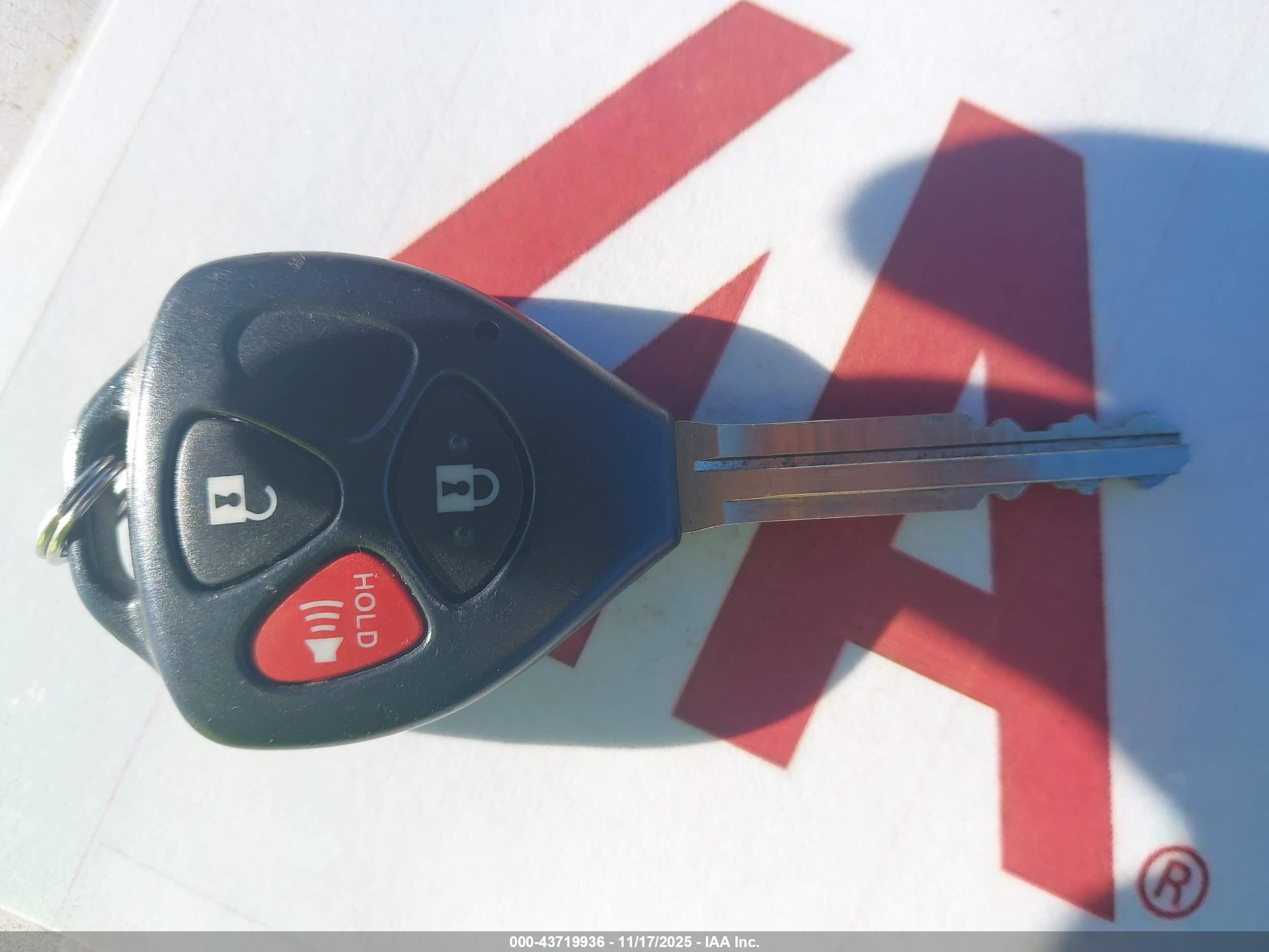 PONTIAC VIBE image 11