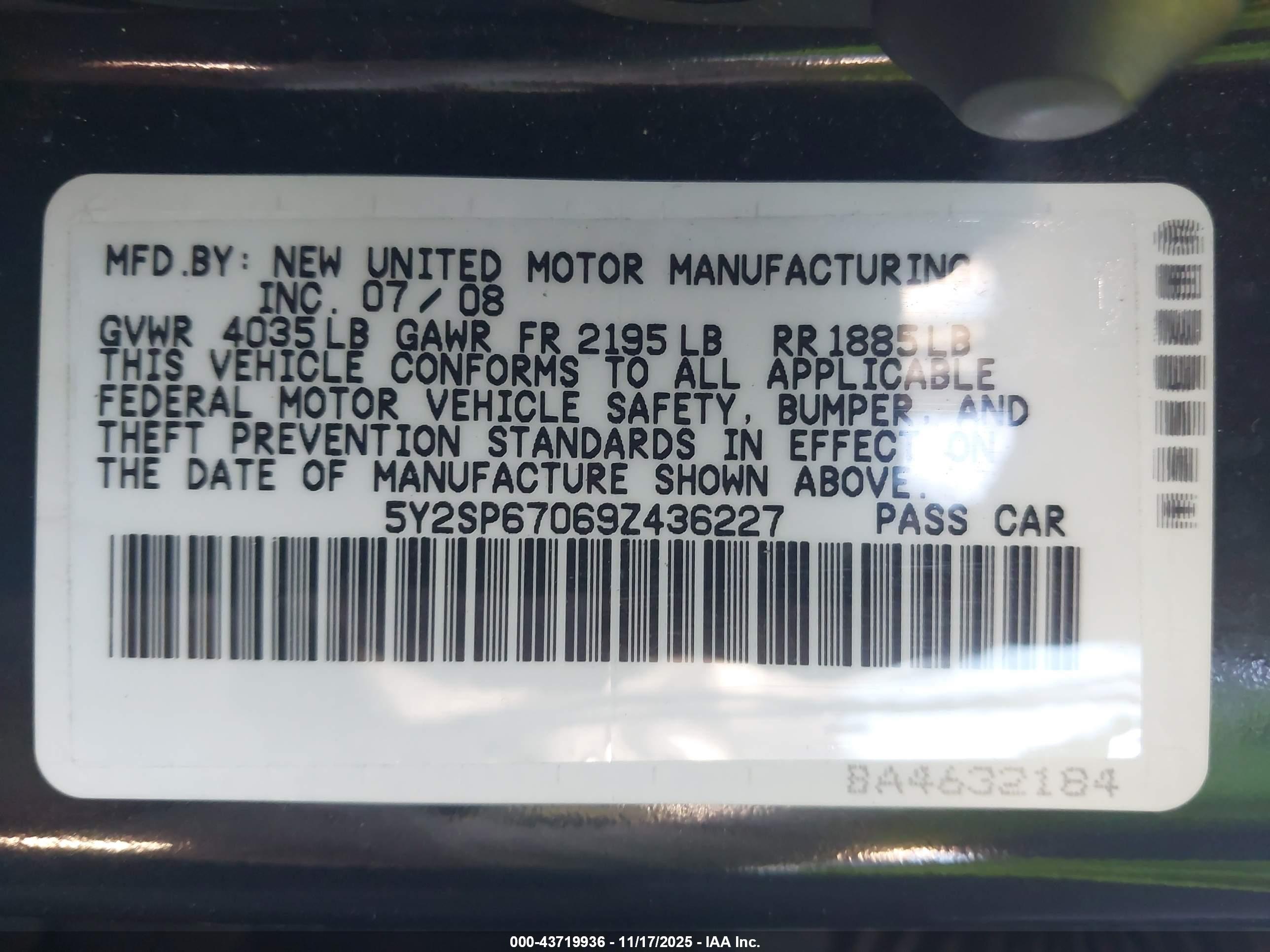 PONTIAC VIBE image 9