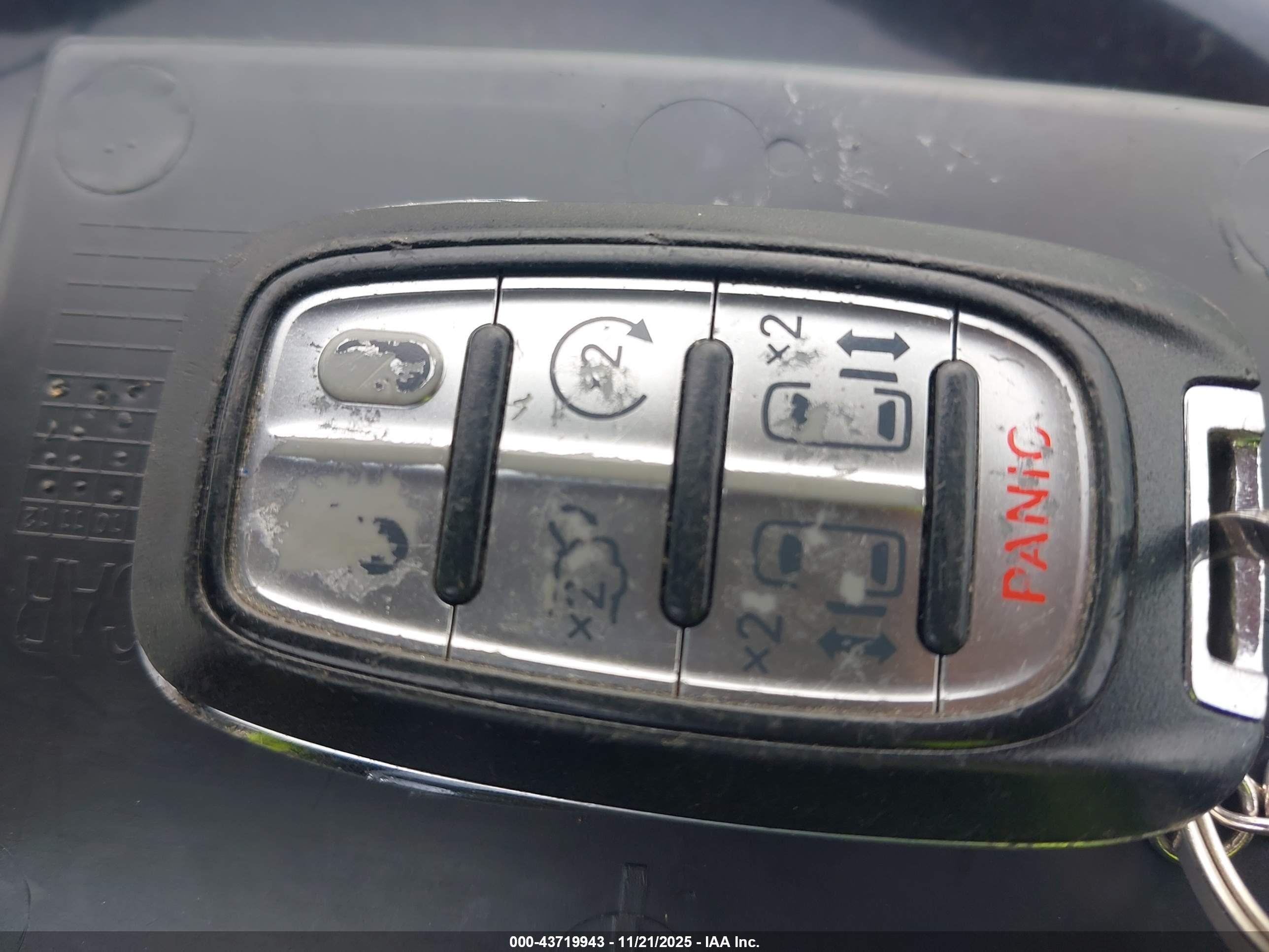 CHRYSLER PACIFICA image 11