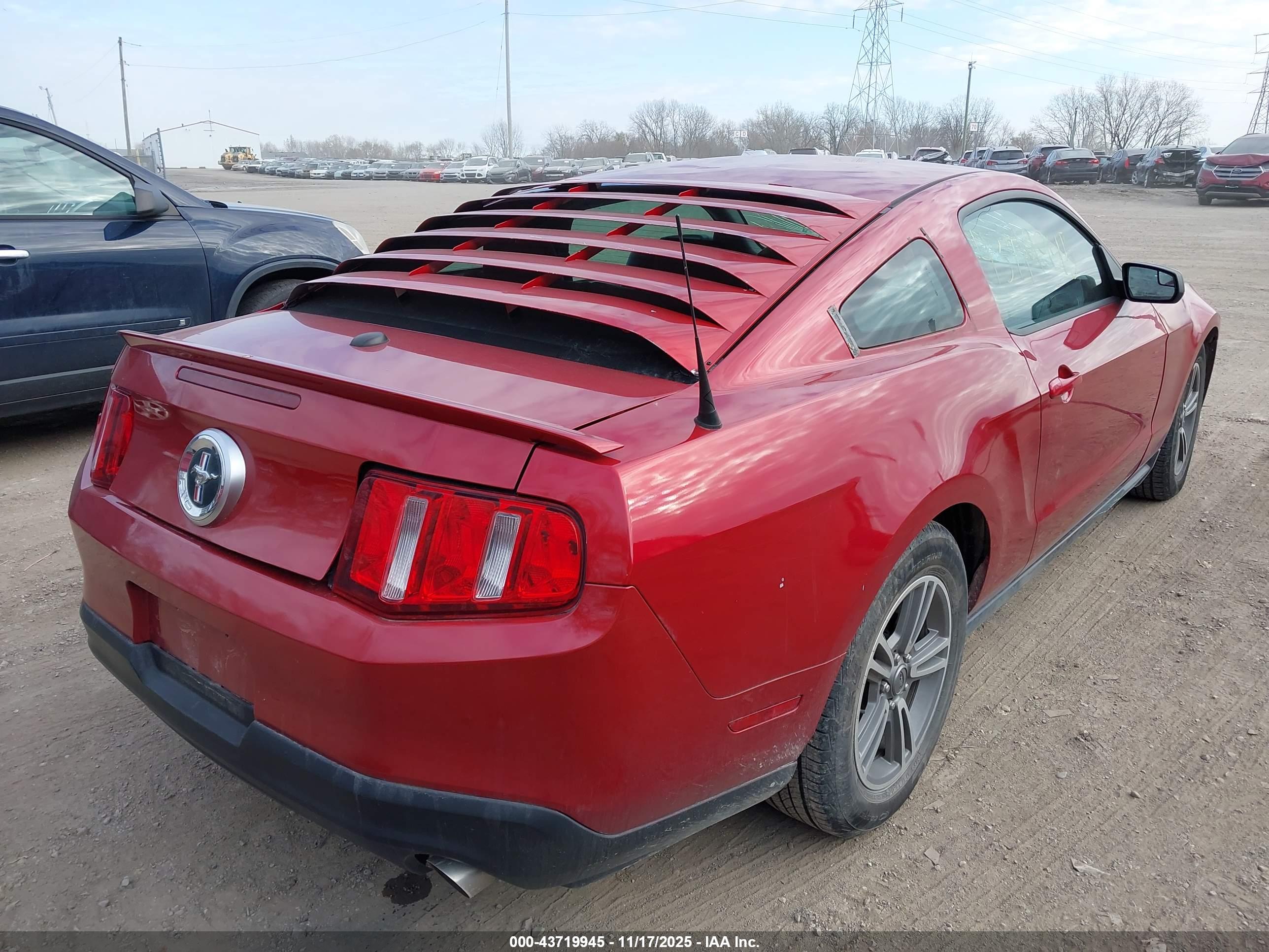 FORD MUSTANG image 4