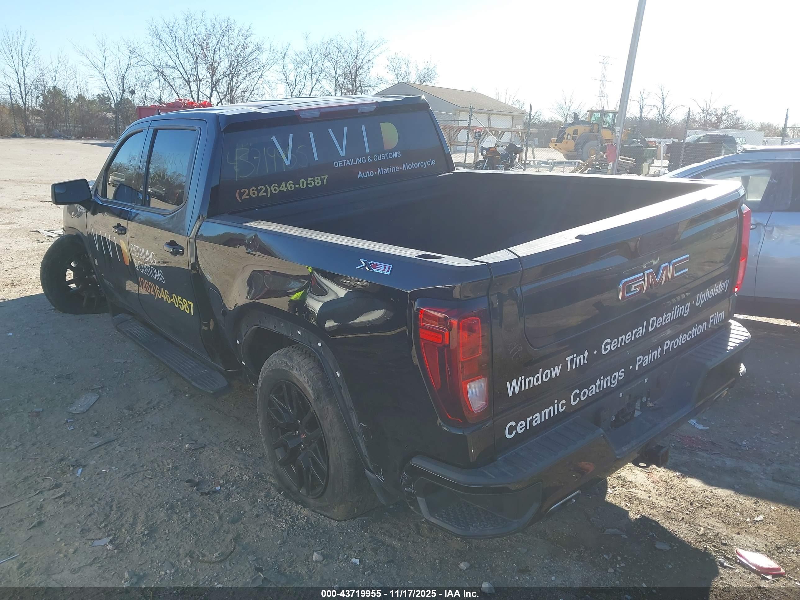 GMC SIERRA image 3