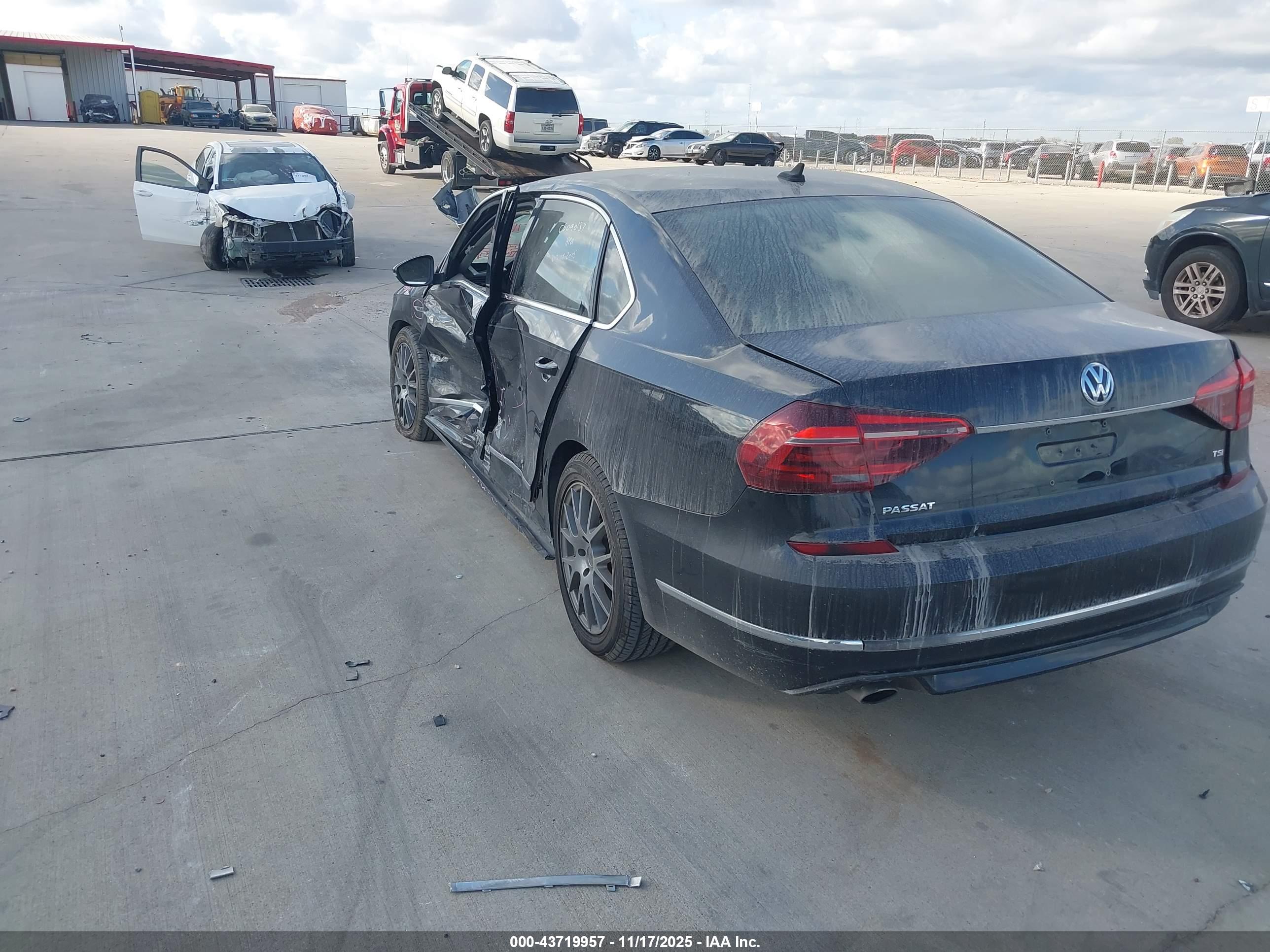 VOLKSWAGEN PASSAT image 3