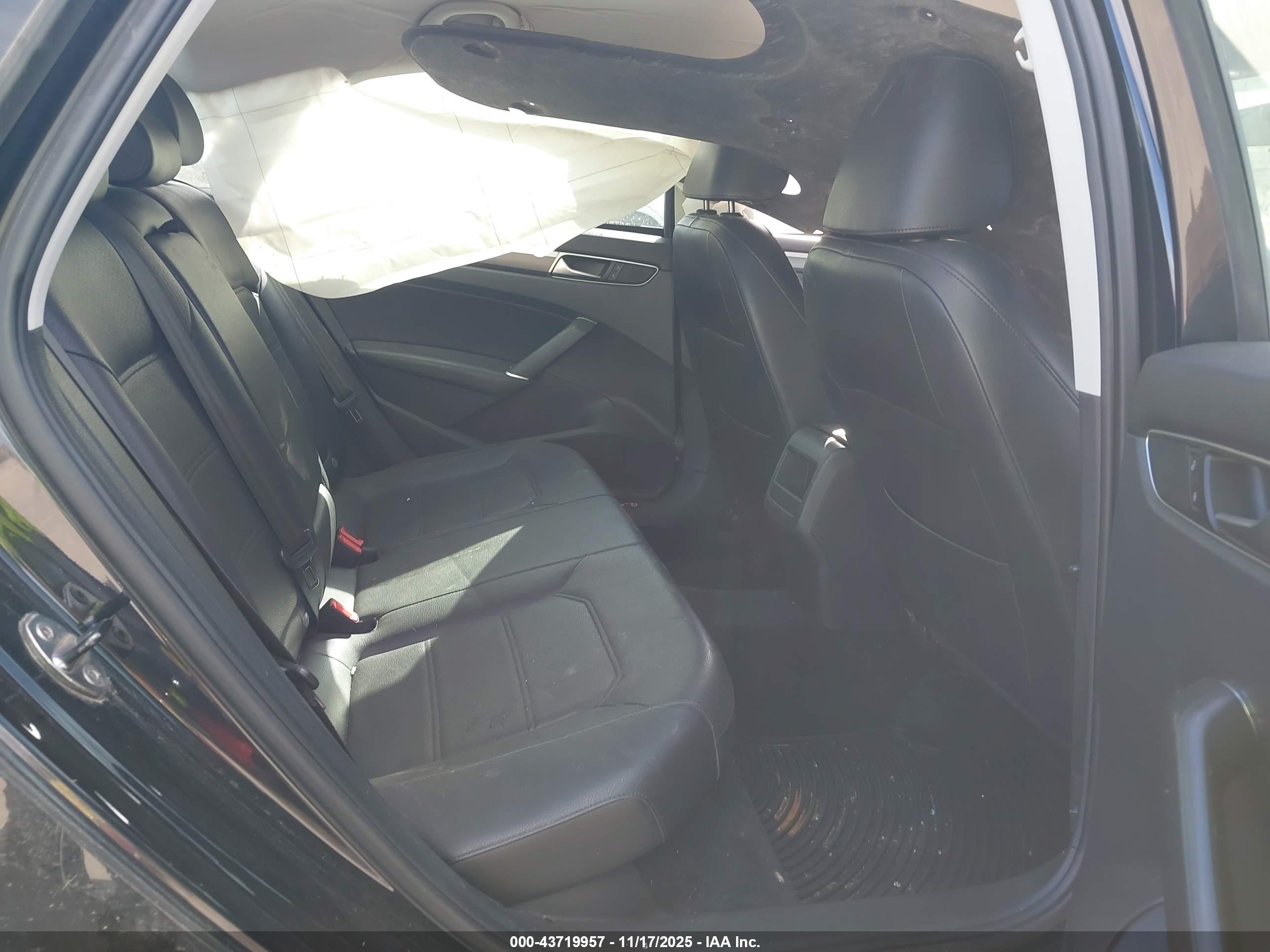 VOLKSWAGEN PASSAT image 8