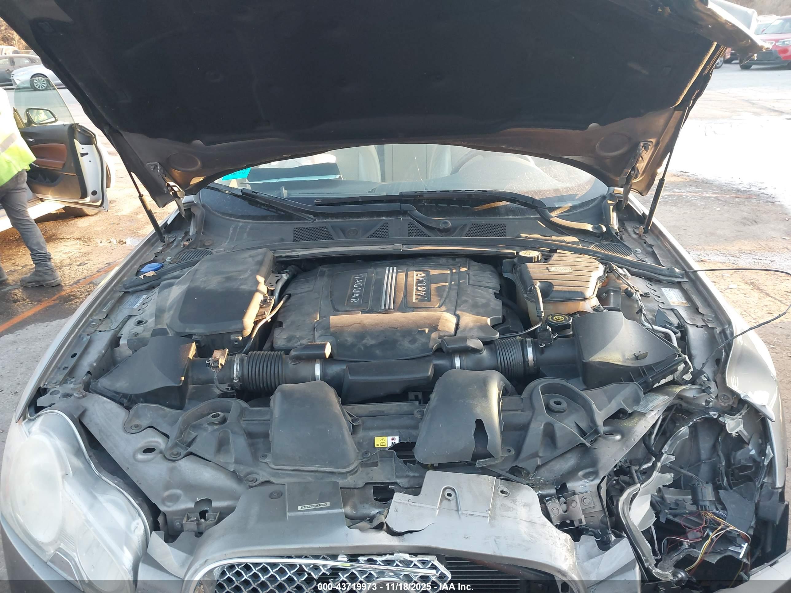 JAGUAR XF image 10