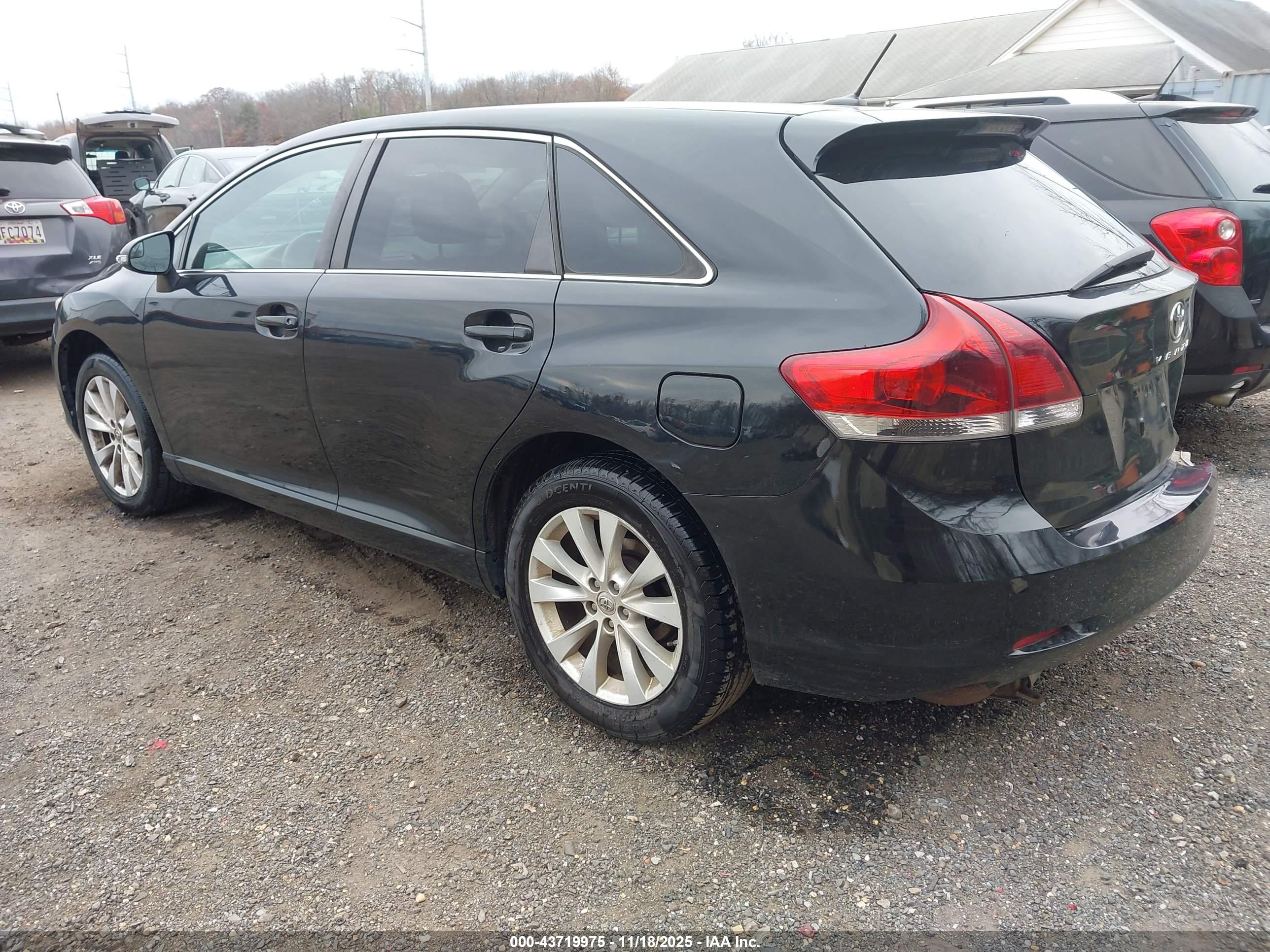 TOYOTA VENZA image 3