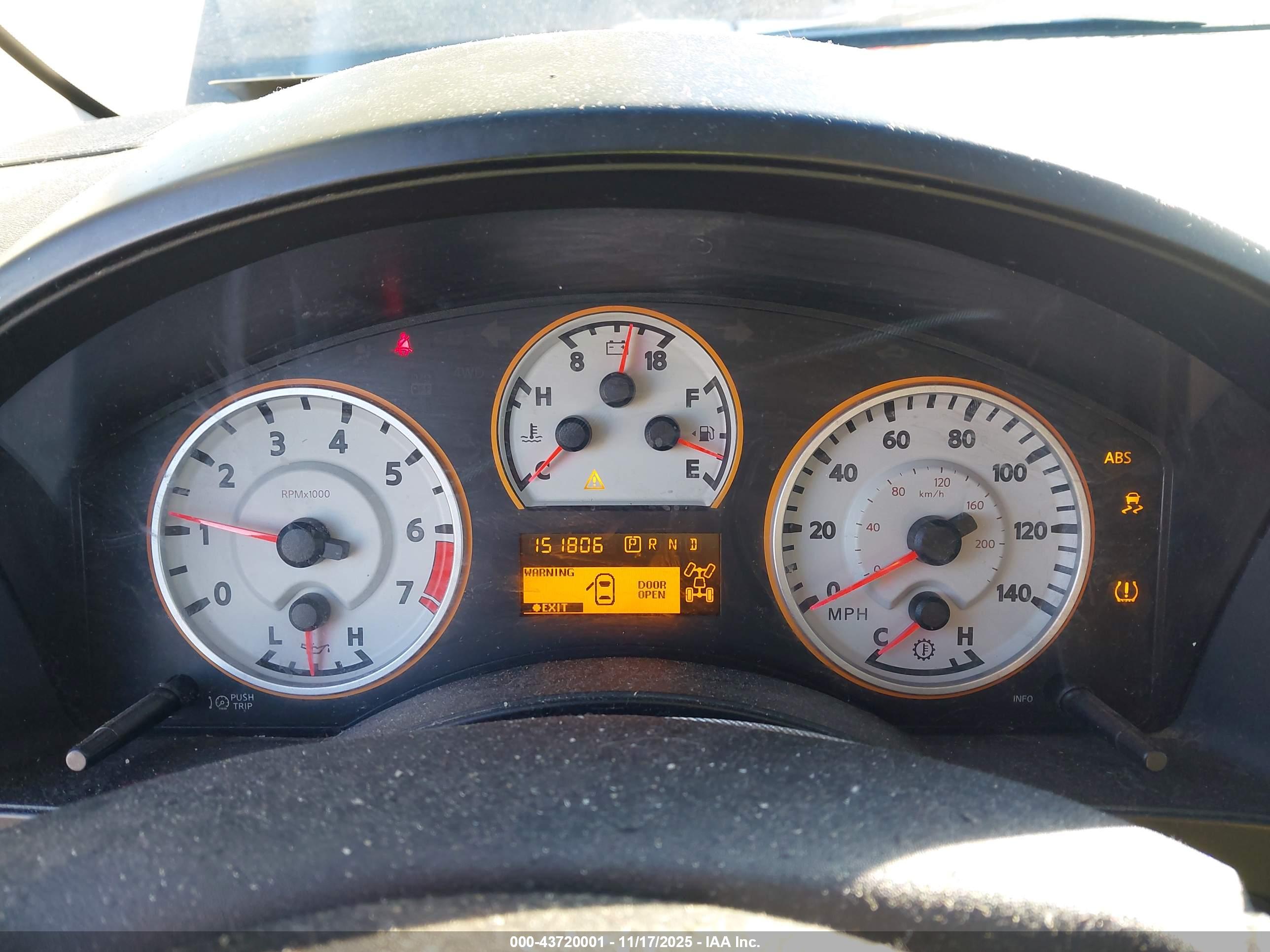 NISSAN TITAN image 7