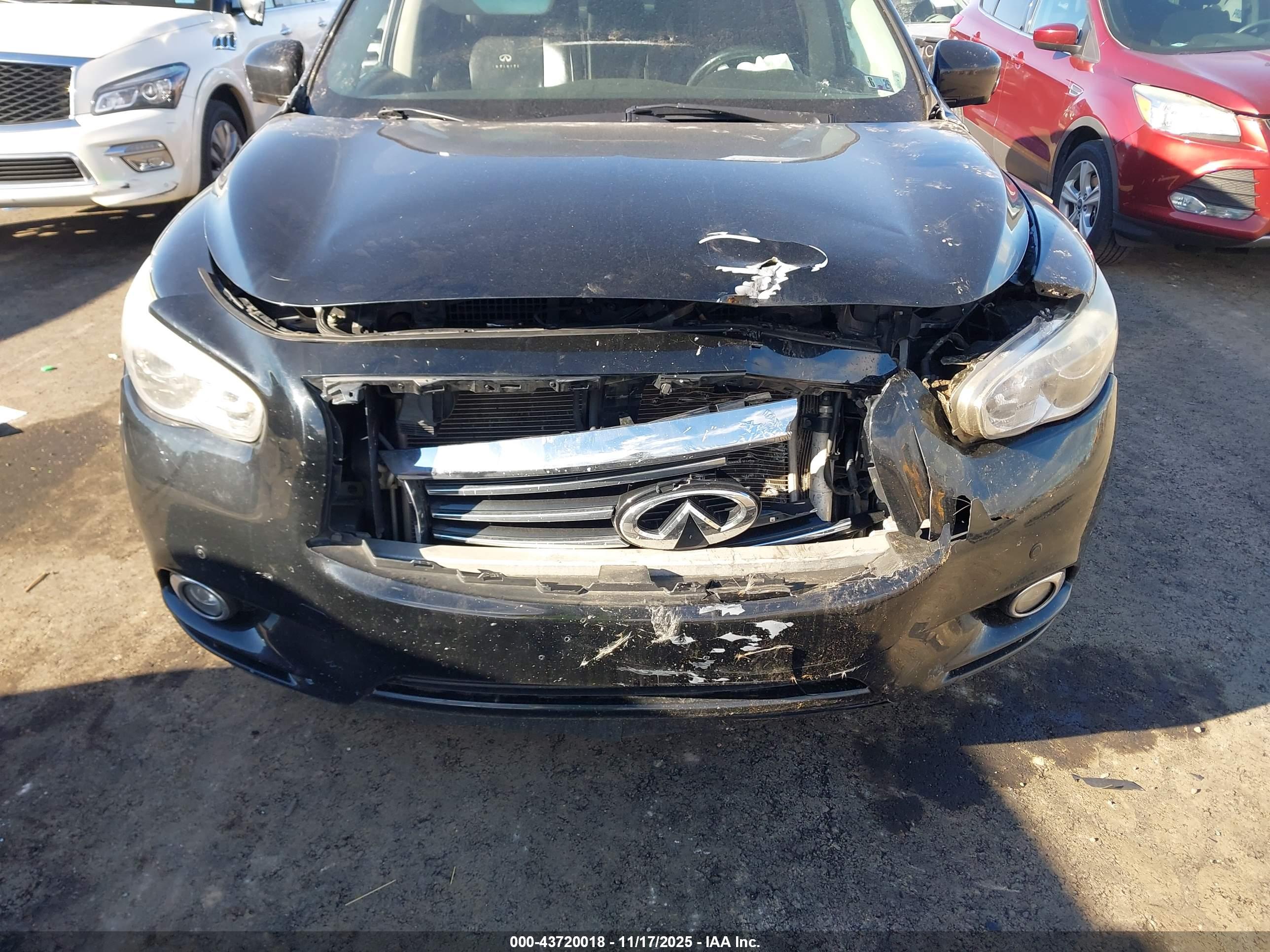 INFINITI JX35 image 6