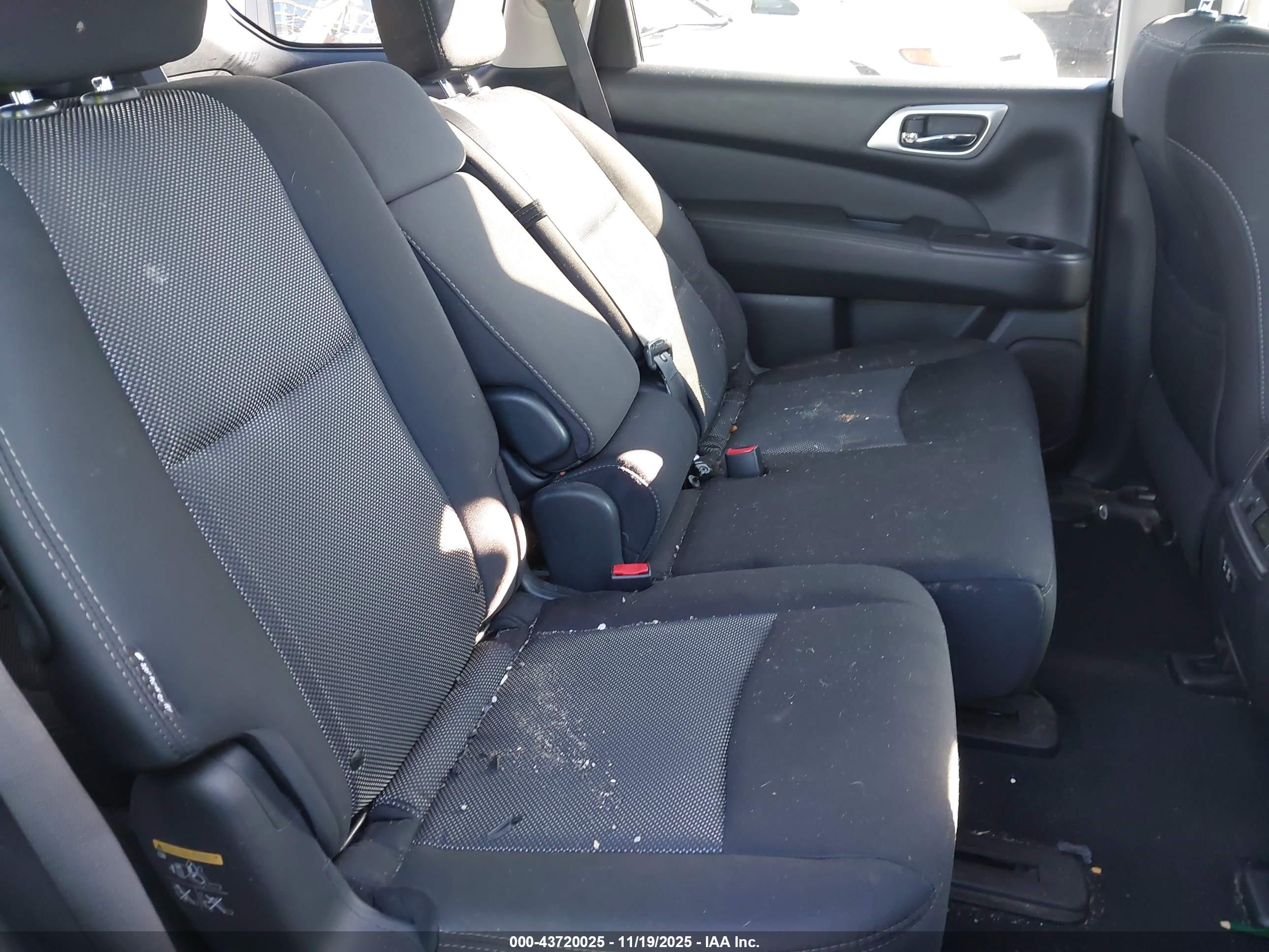 NISSAN PATHFINDER image 8