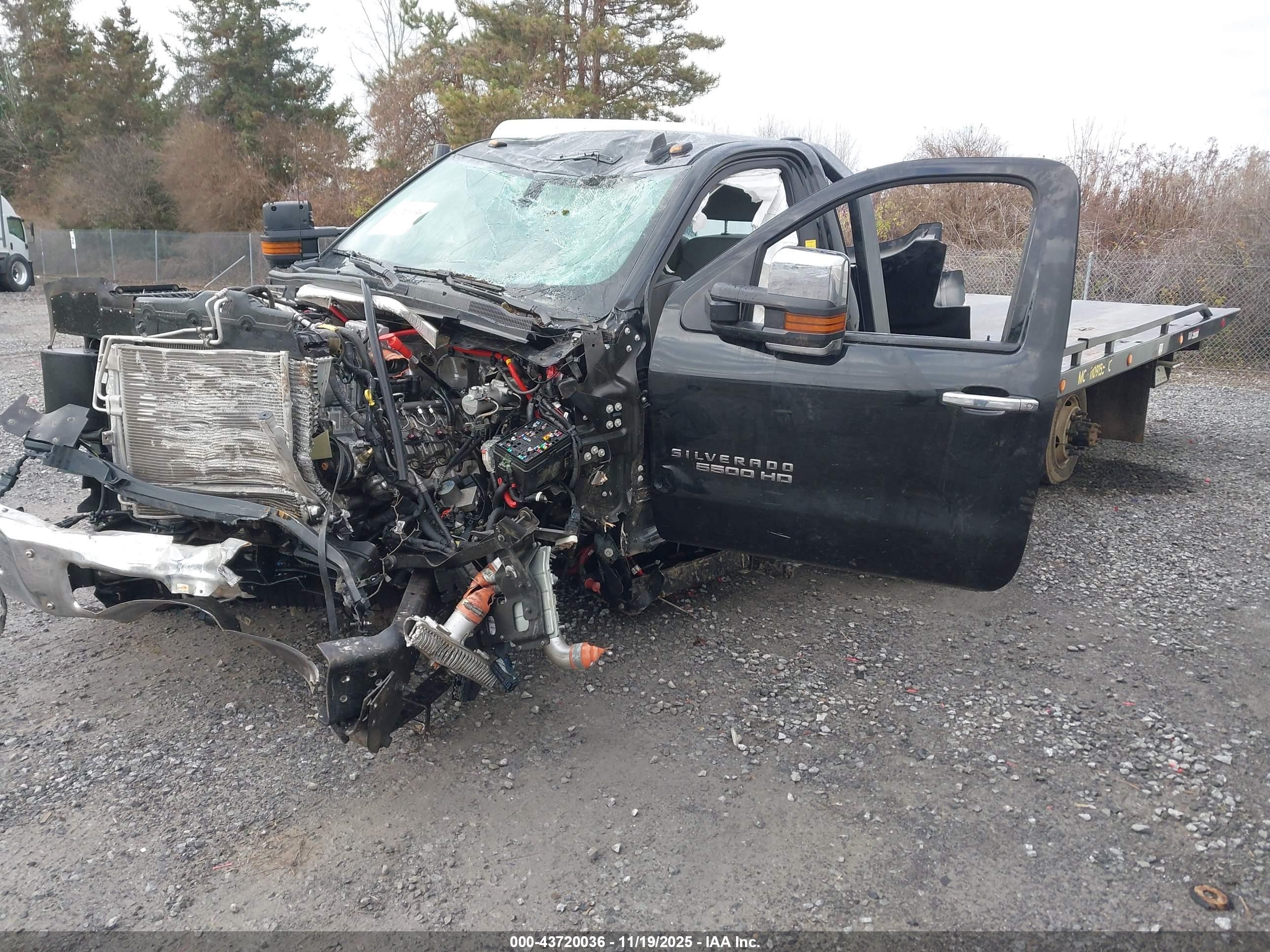 CHEVROLET SILVERADO image 2