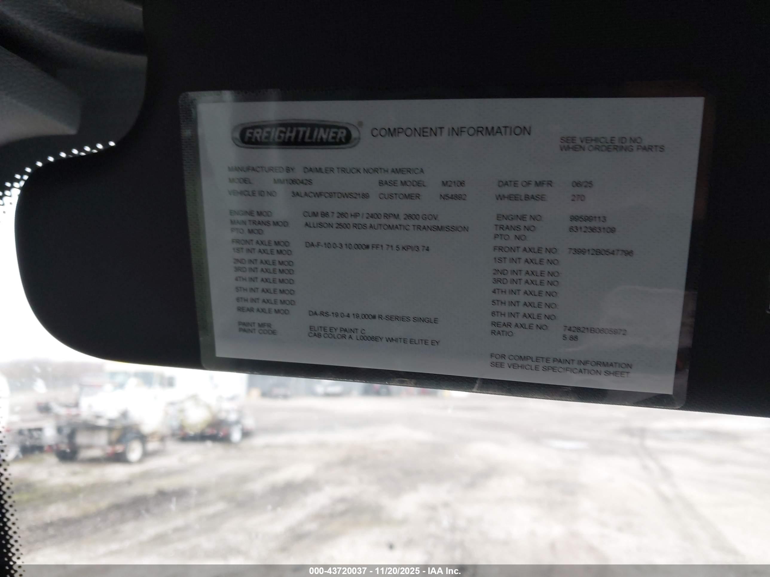 FREIGHTLINER M2 image 9