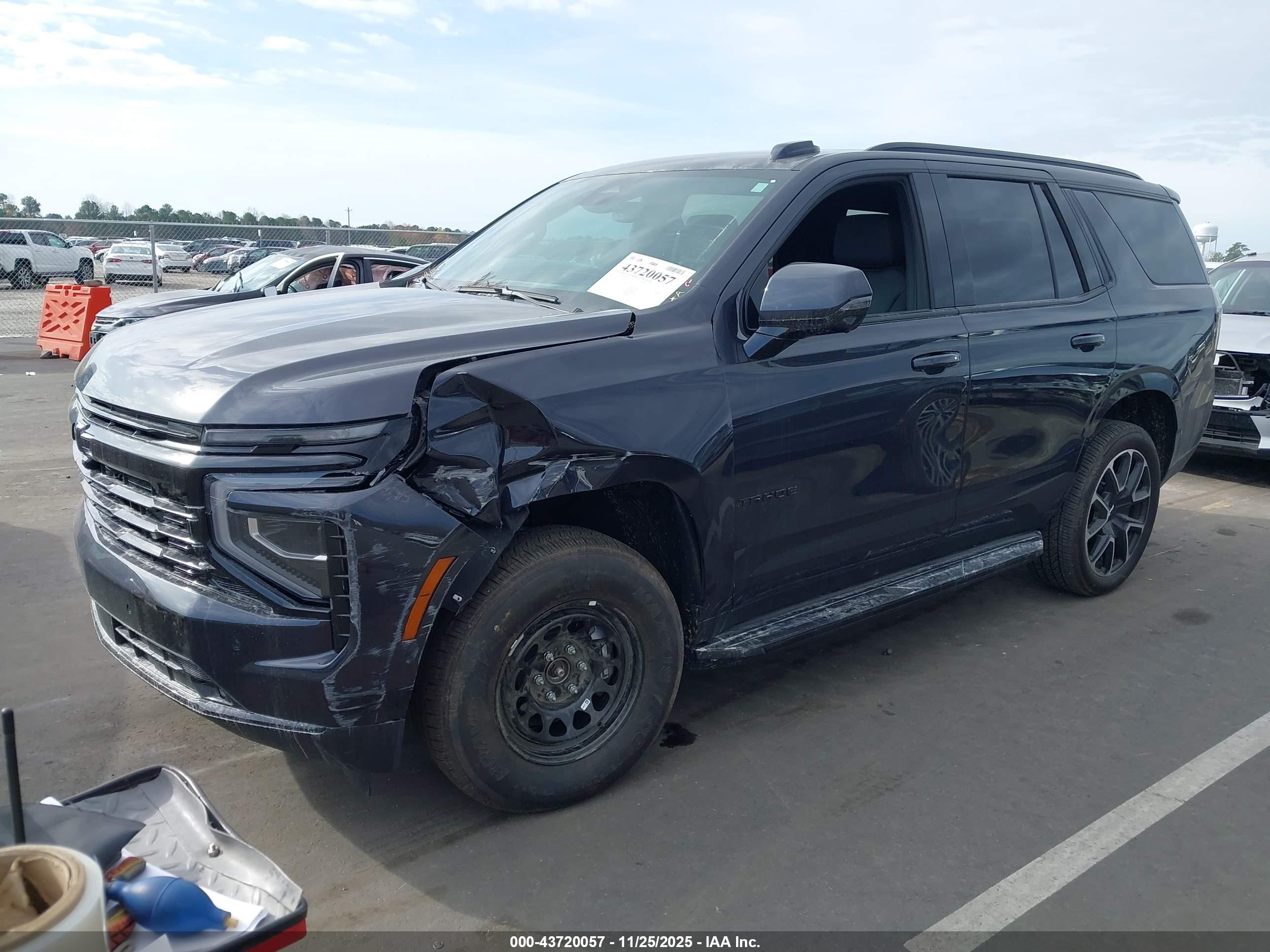 CHEVROLET TAHOE image 2