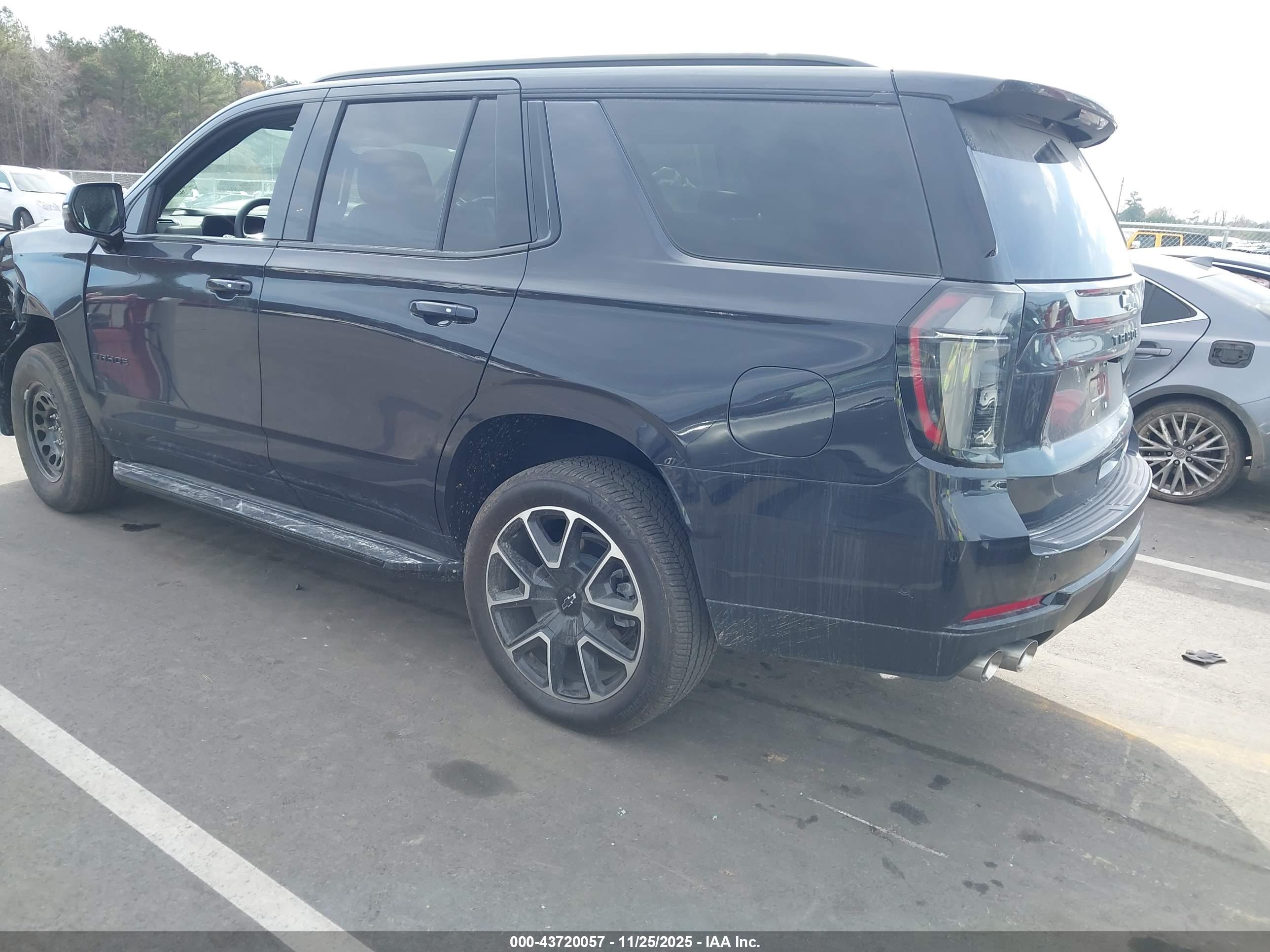 CHEVROLET TAHOE image 3