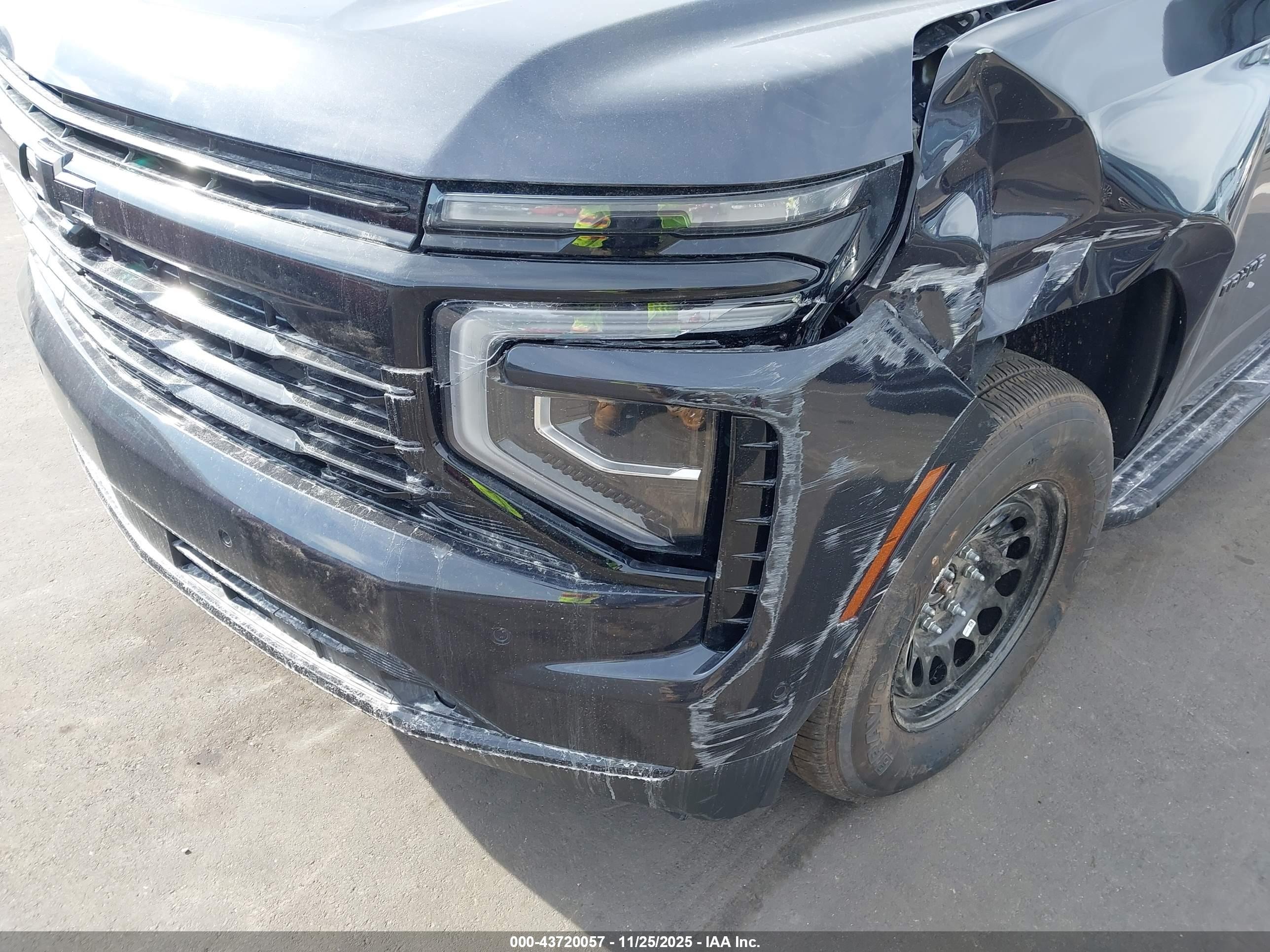 CHEVROLET TAHOE image 6