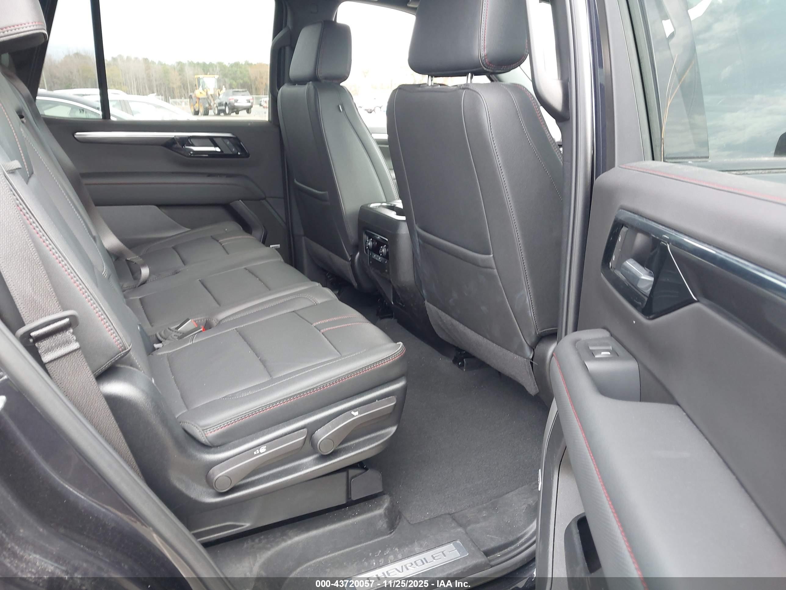 CHEVROLET TAHOE image 8