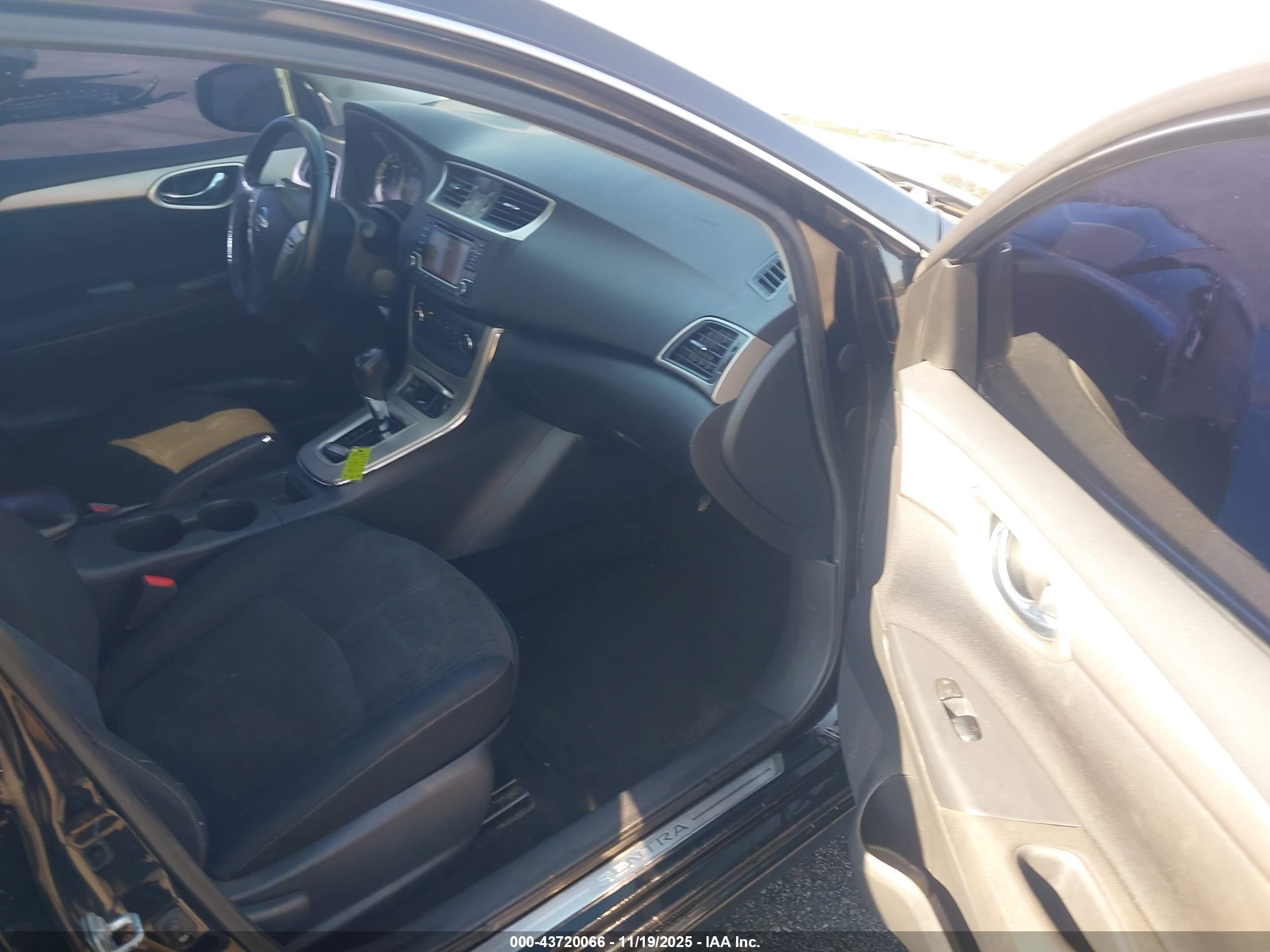NISSAN SENTRA image 5