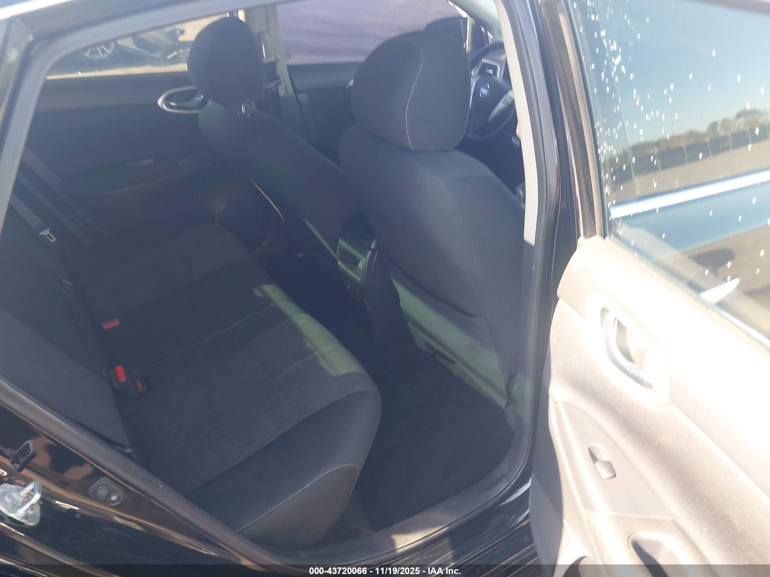NISSAN SENTRA image 8