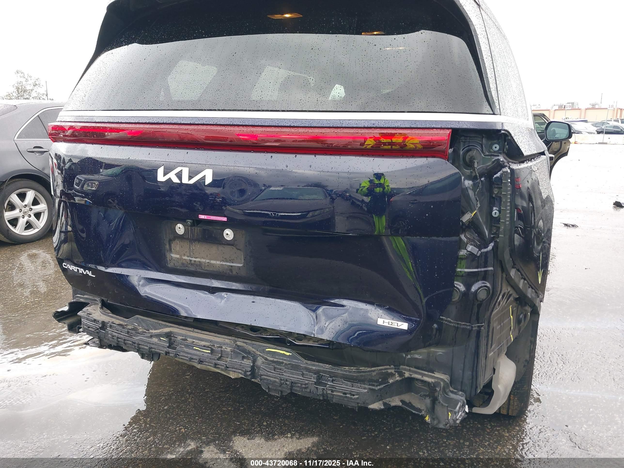 KIA CARNIVAL image 6