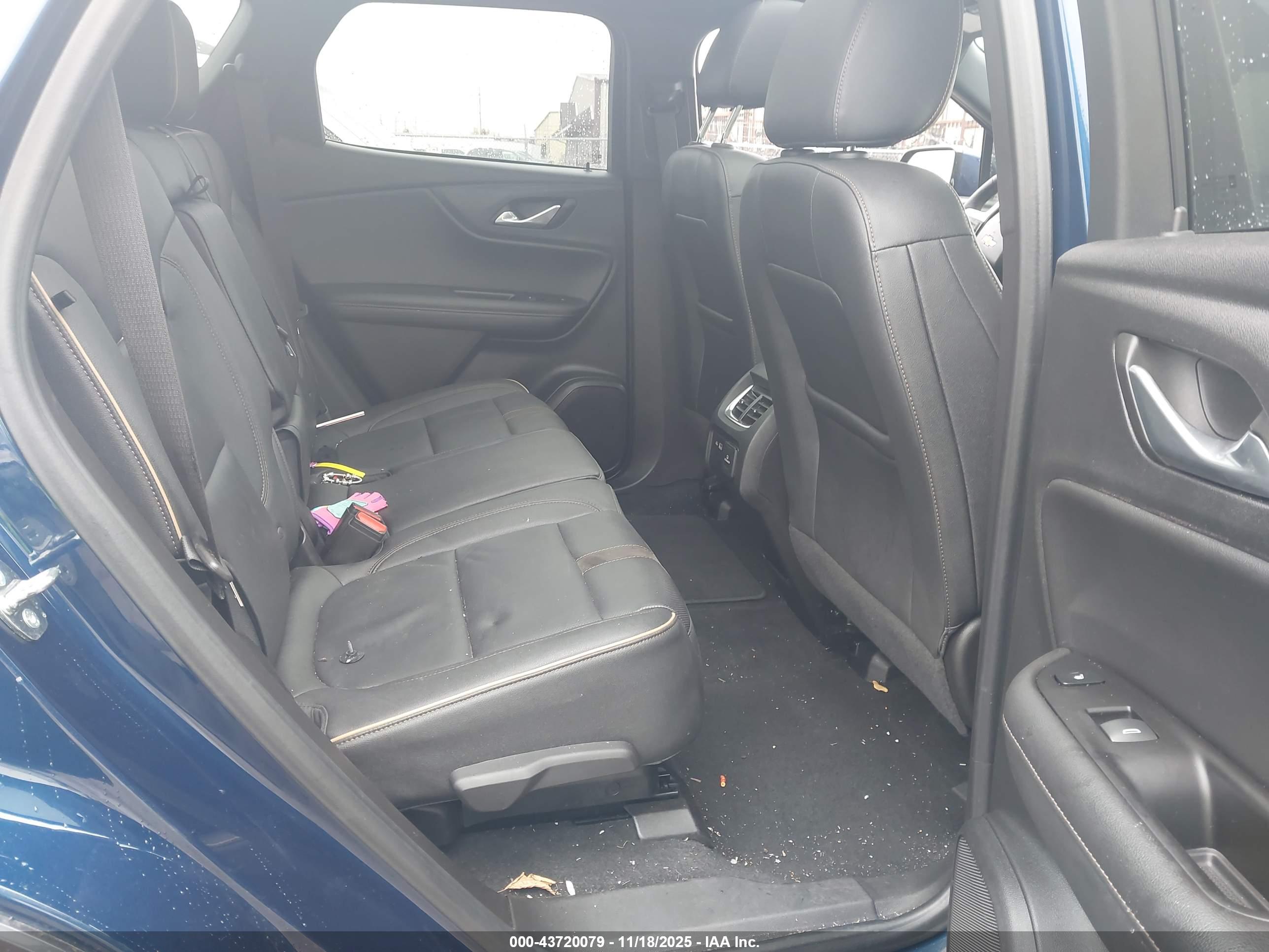 CHEVROLET BLAZER image 8