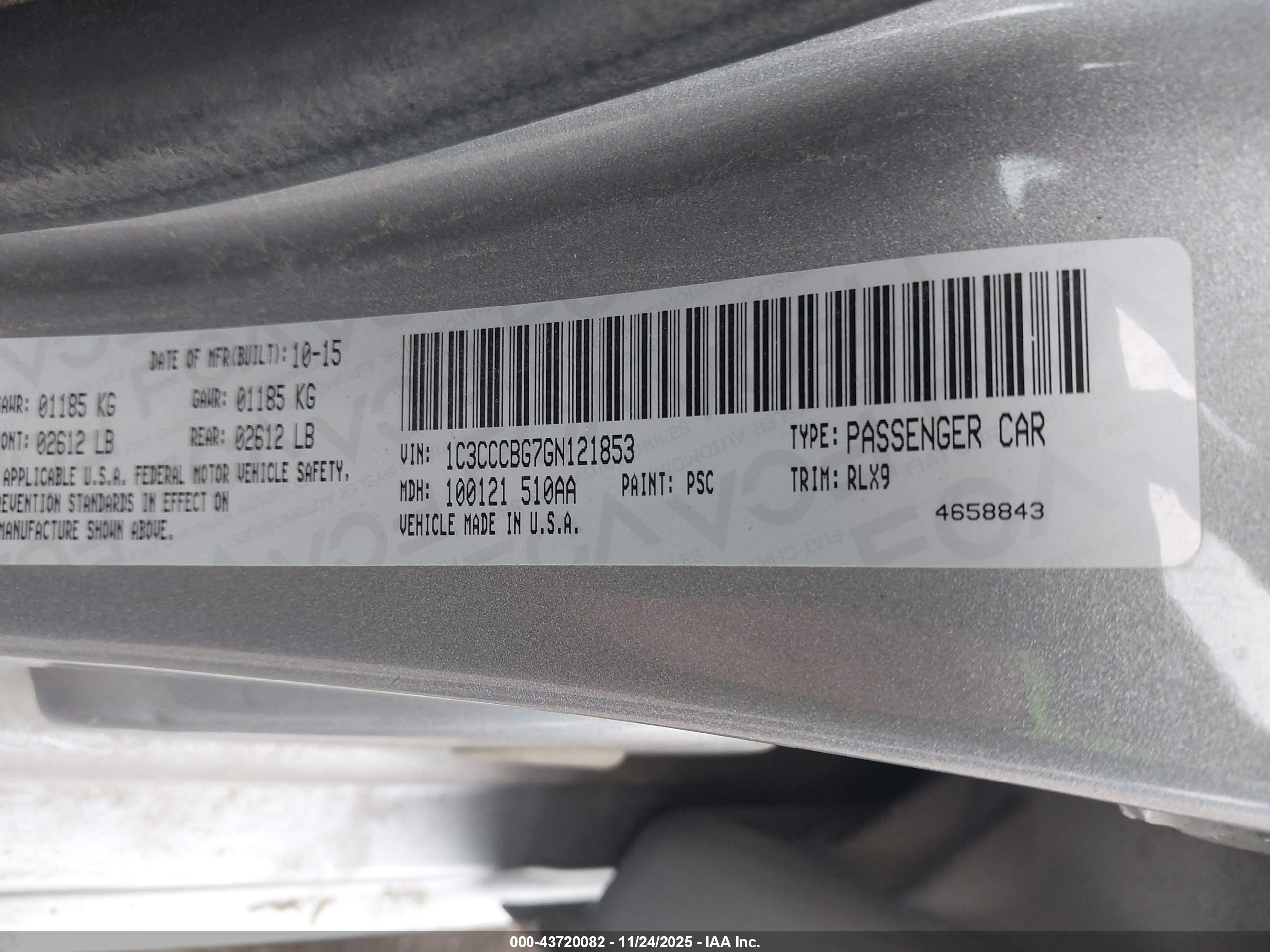 CHRYSLER 200 image 9