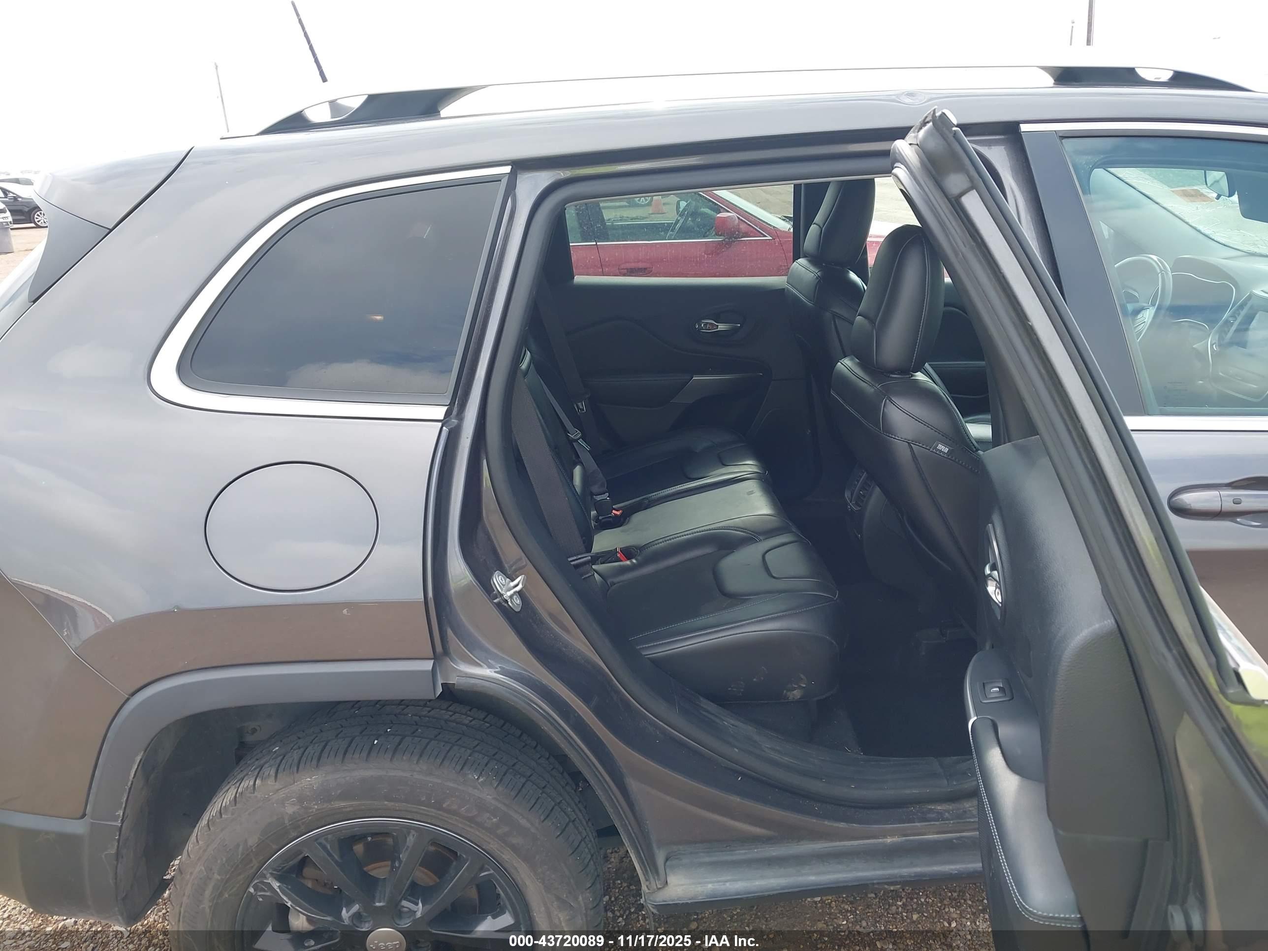 JEEP CHEROKEE image 8