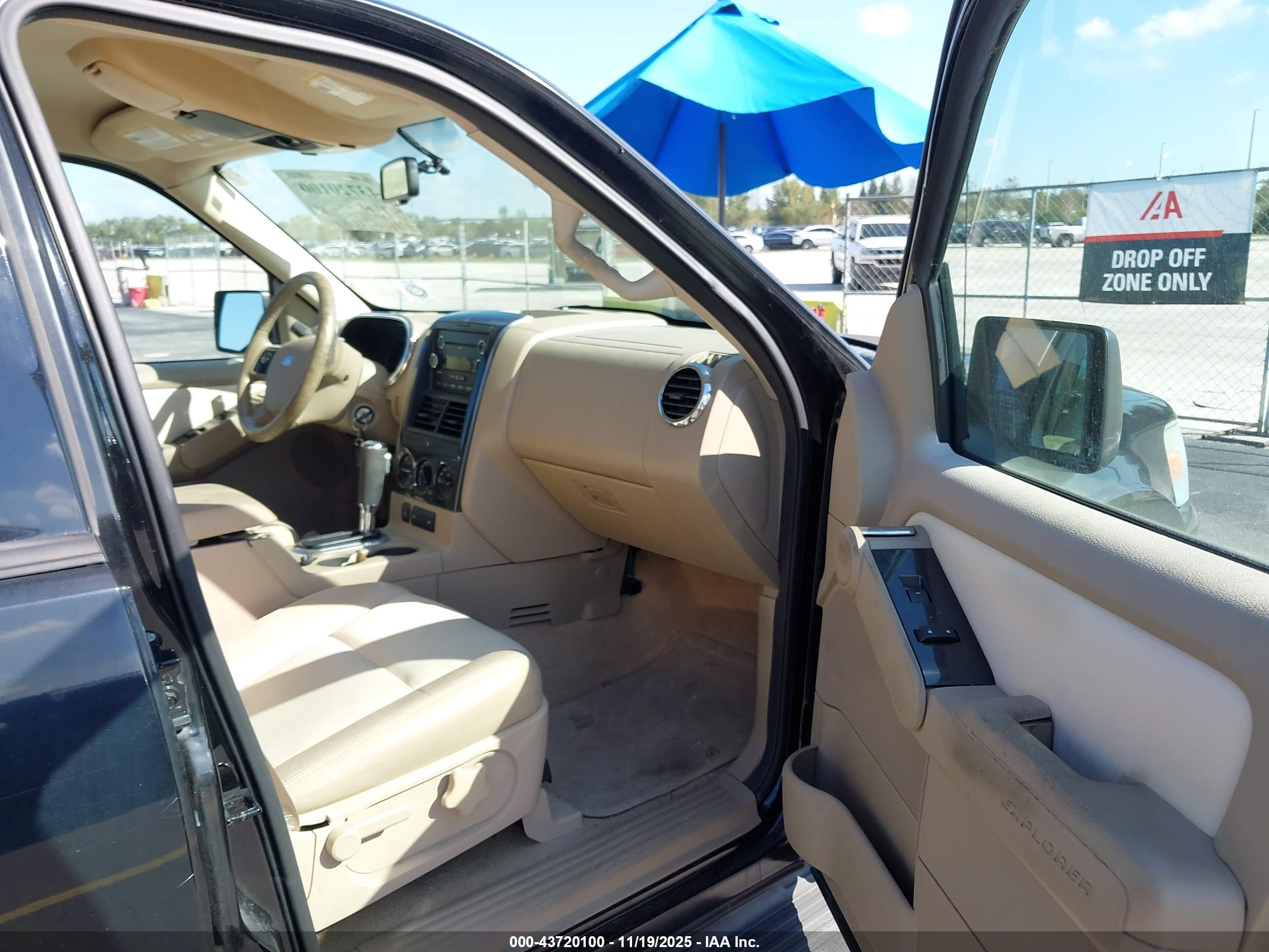 FORD EXPLORER image 5