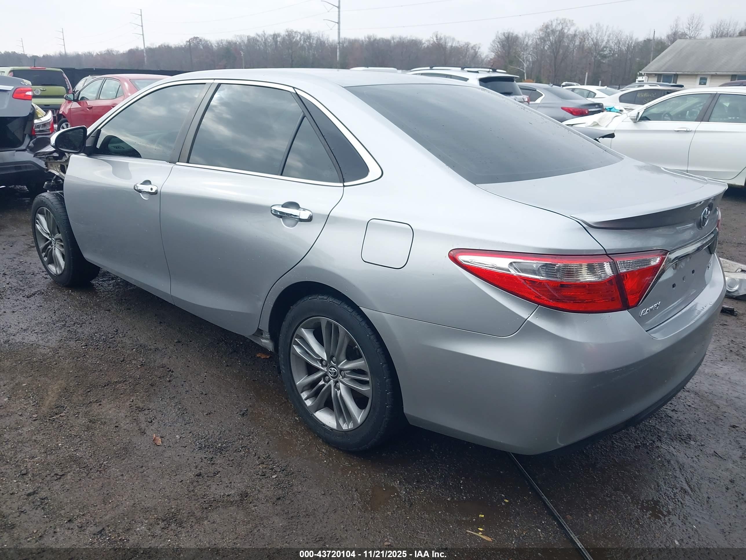 TOYOTA CAMRY image 3