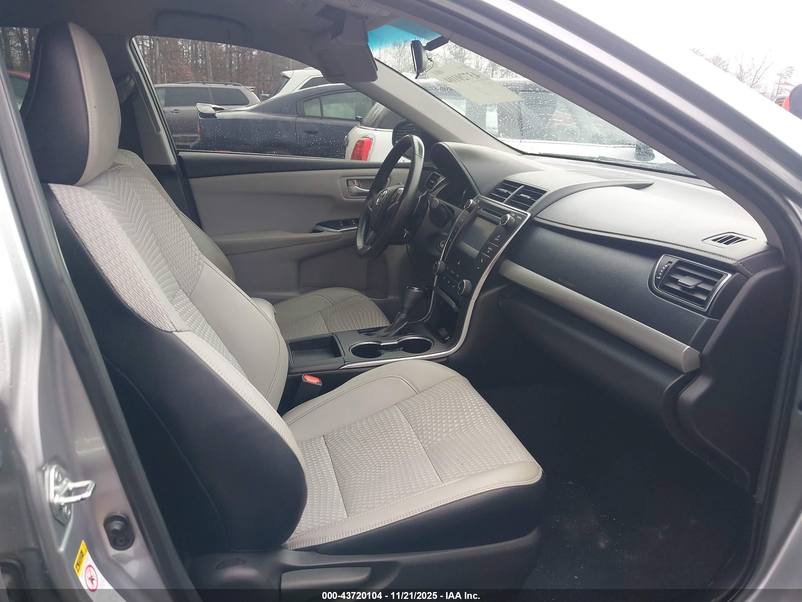 TOYOTA CAMRY image 5