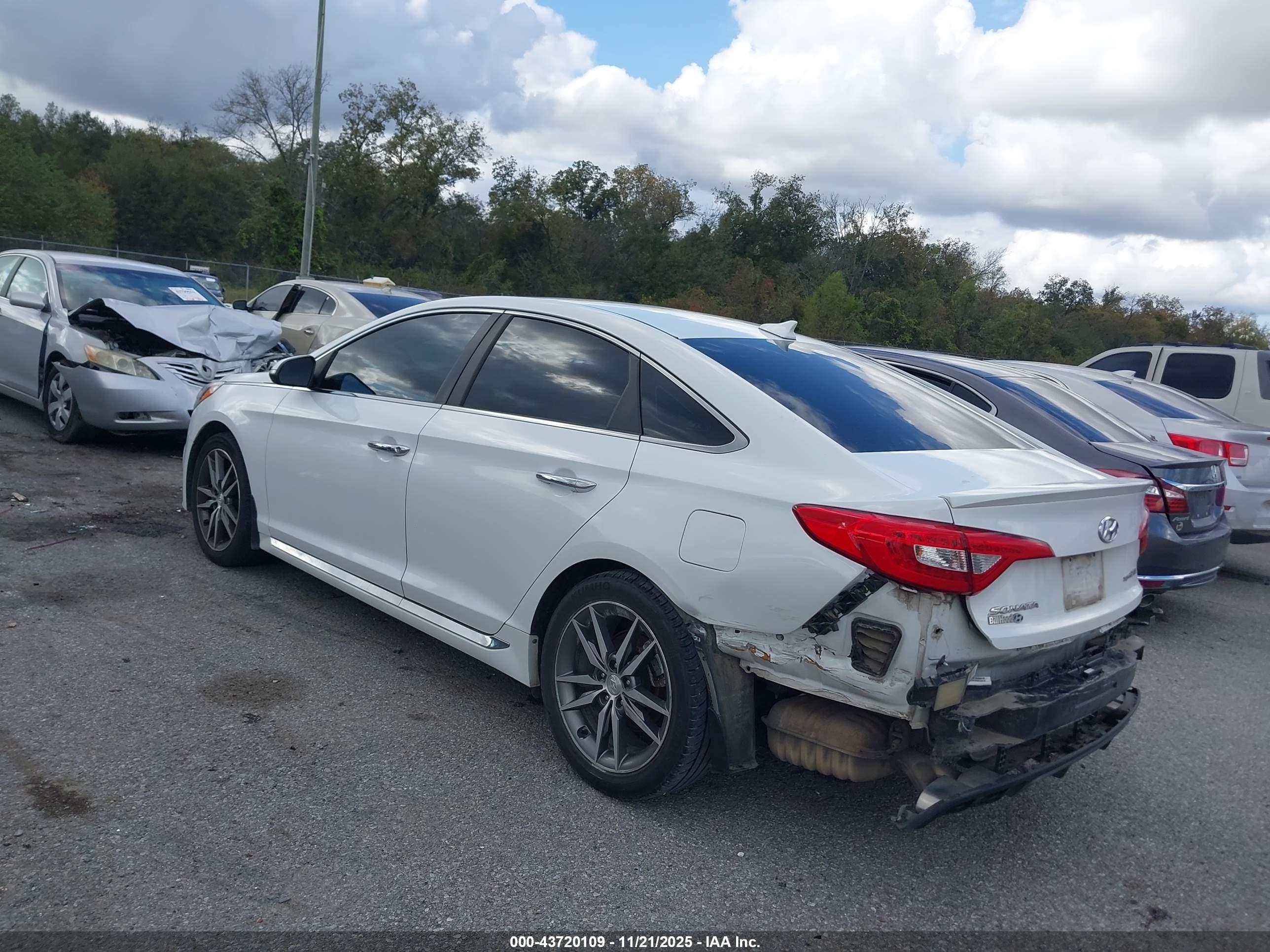 HYUNDAI SONATA image 3