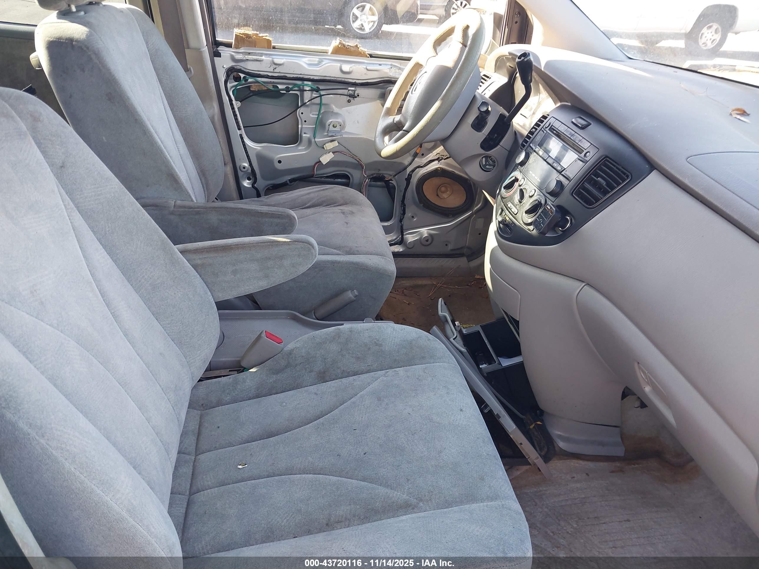 MAZDA MPV image 5