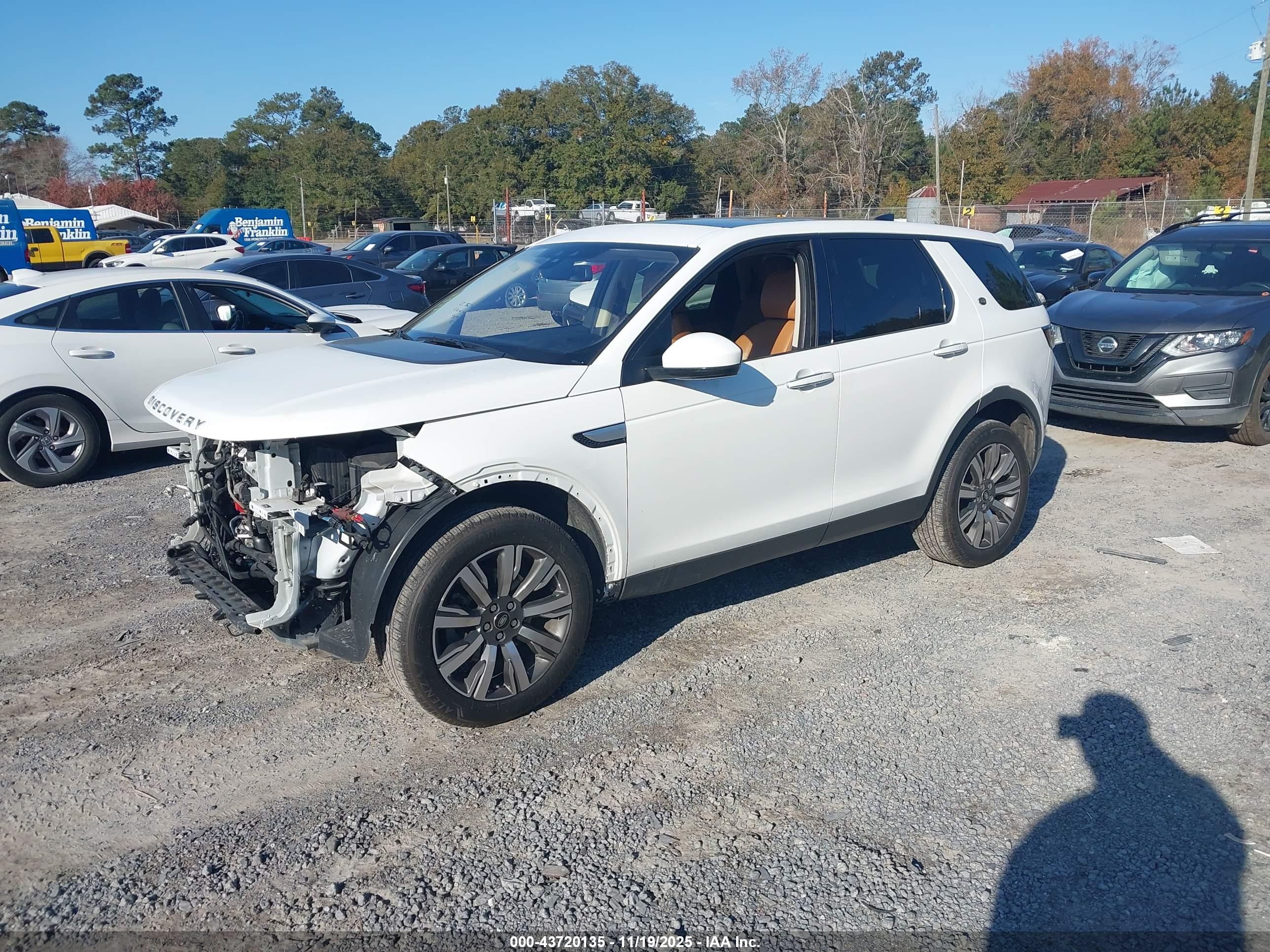 LAND ROVER image 2