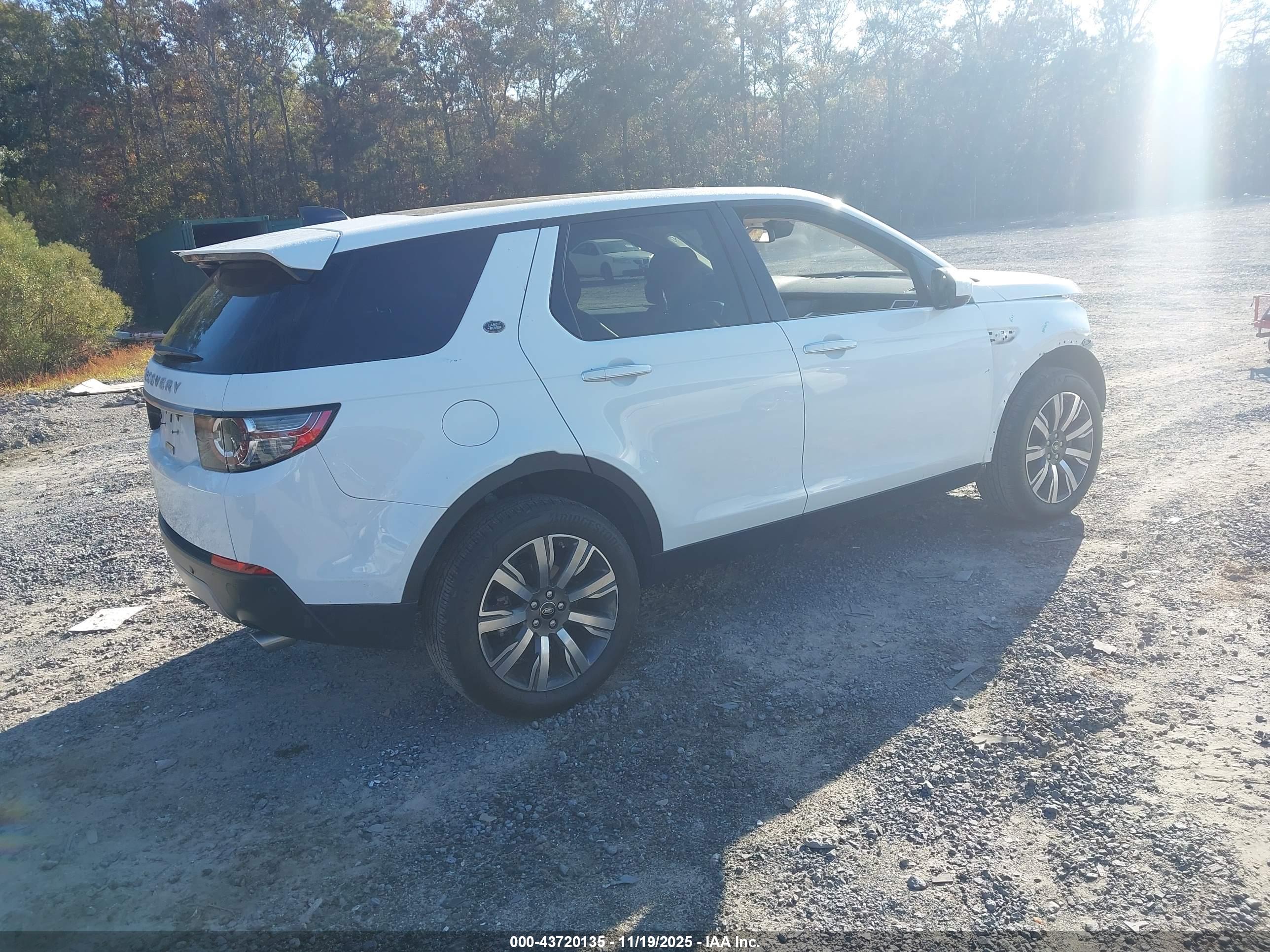 LAND ROVER image 4