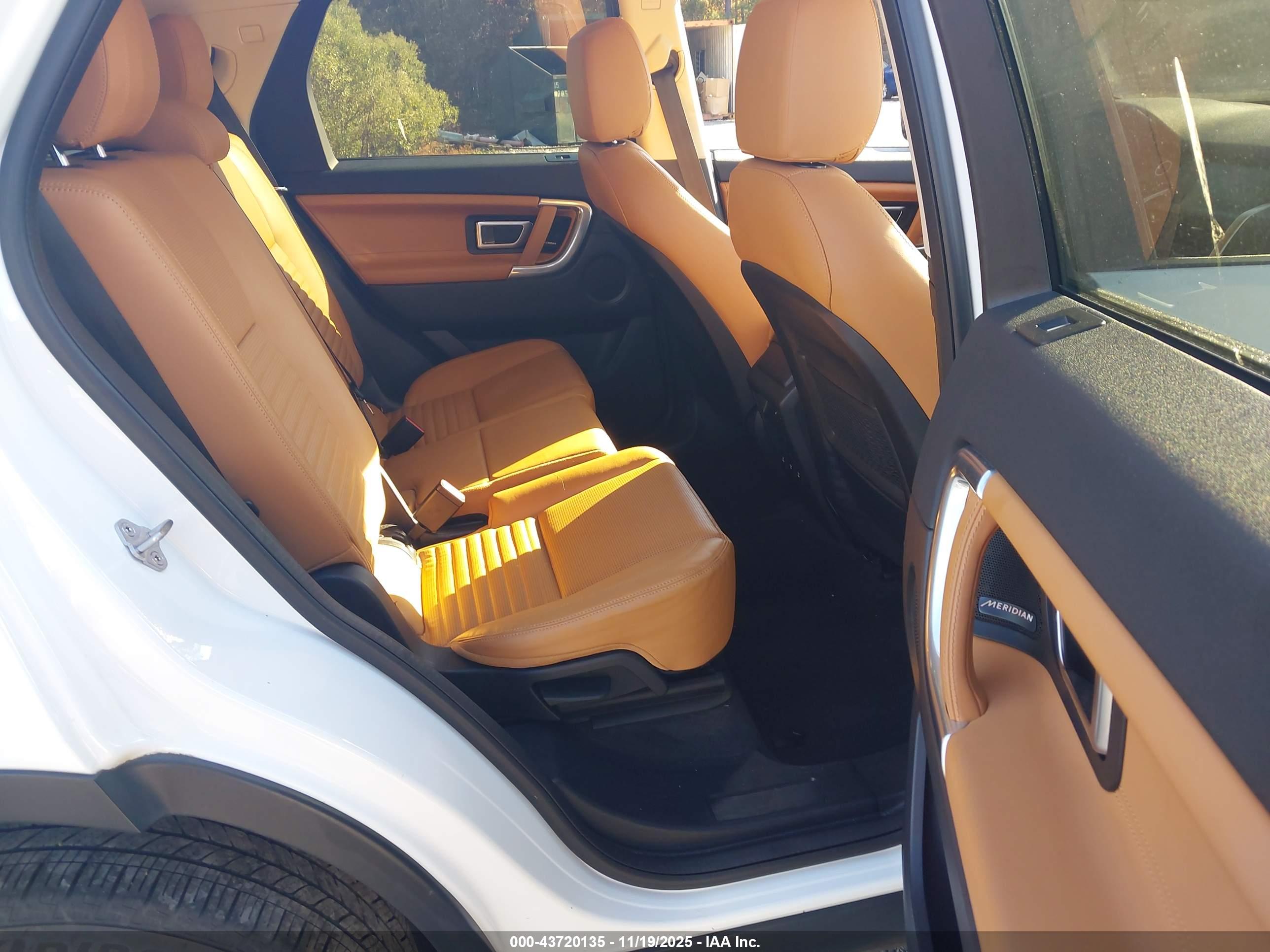 LAND ROVER image 8