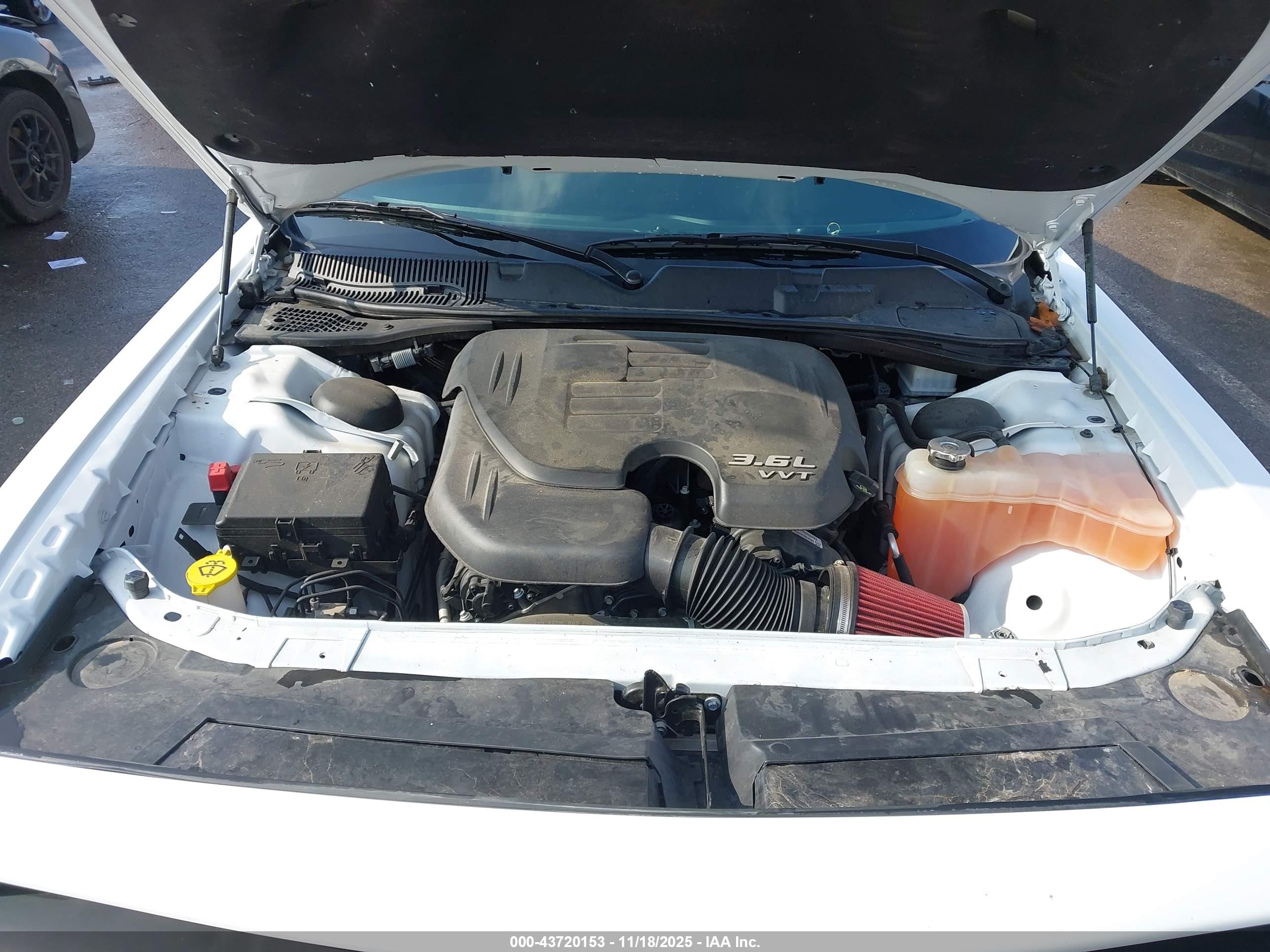 DODGE CHALLENGER image 10