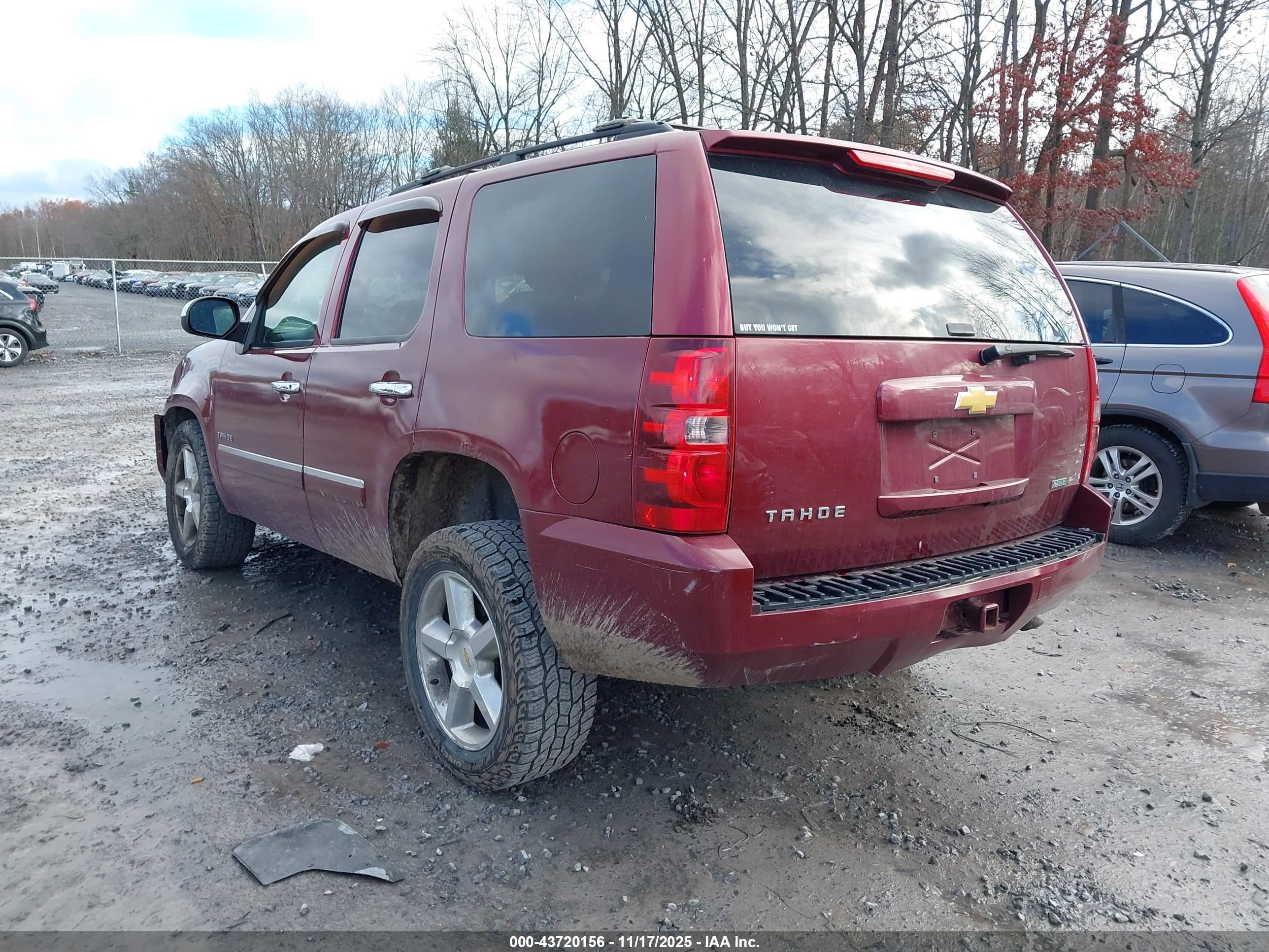 CHEVROLET TAHOE image 3