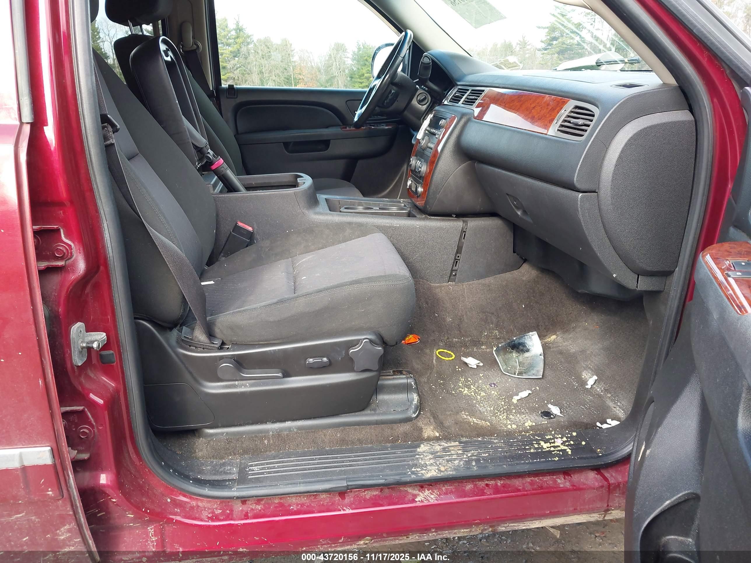 CHEVROLET TAHOE image 5